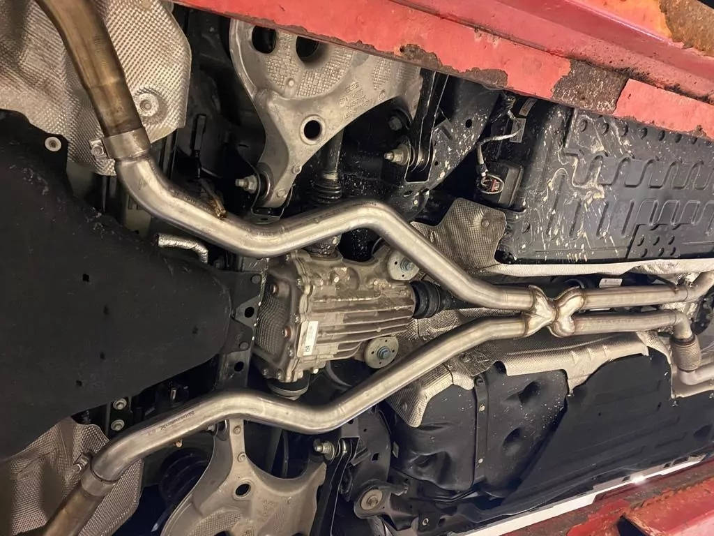 Ford Explorer Typ WUJ  X-Pipe/ Vorschalldämpferersatzrohr