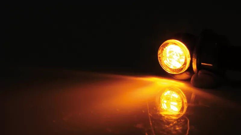 HIGHSIDER pro Proton One LED Blinker/Positionslicht Schwarz/Getönt 2in1, E-Geprüft (Paar)