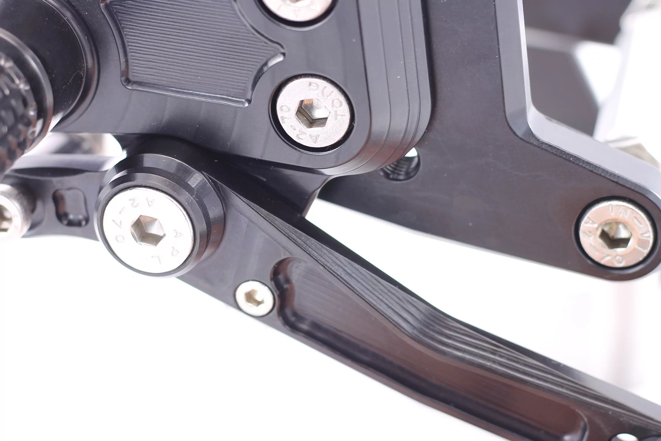 MG Biketec Sportfussrastenanlage / Rastenanlage / Fussrastenanlage mit ABE, gültig in D - A - CH für KTM 1290 Super Duke GT ab 2016-2020