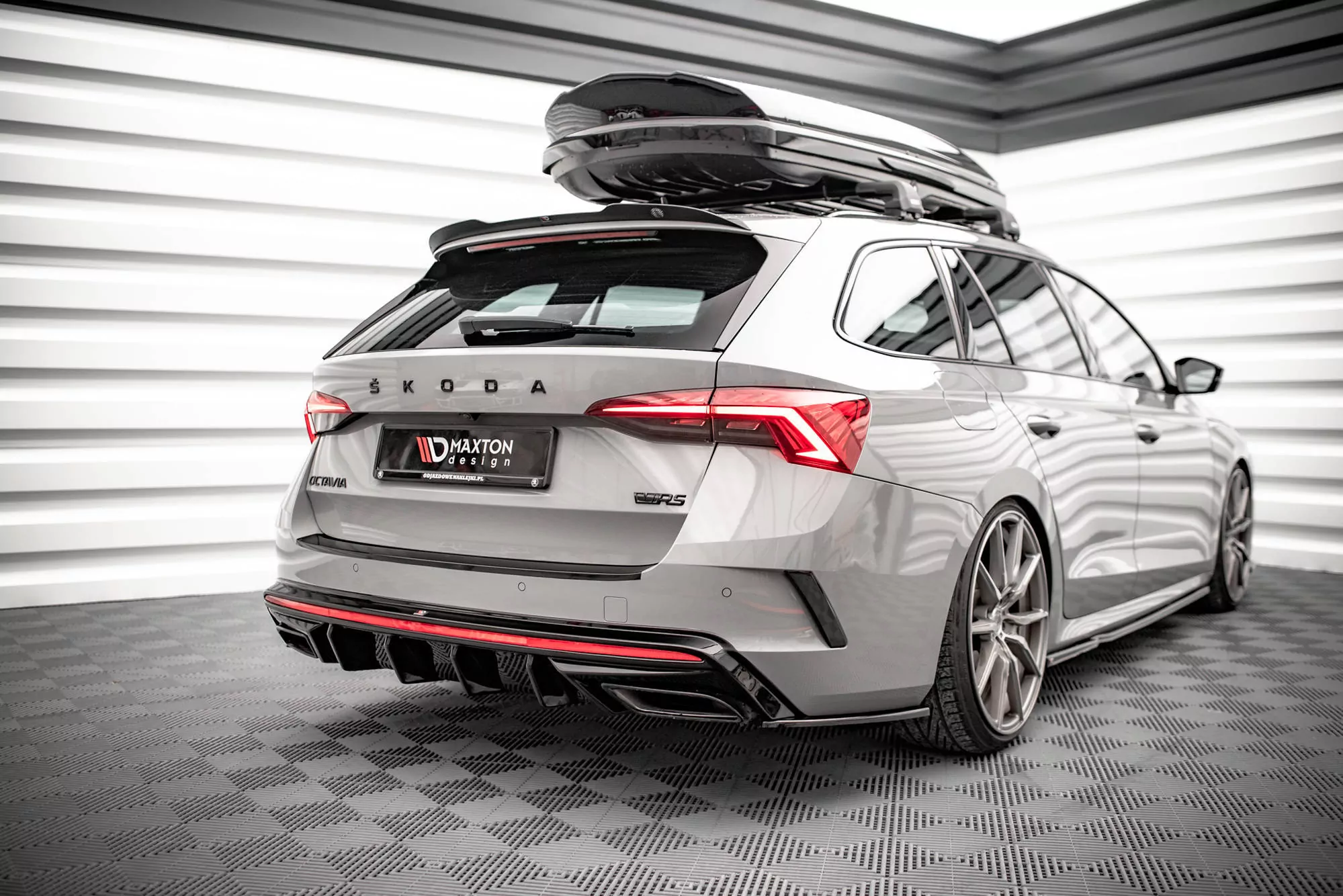 Heck Ansatz Flaps Diffusor V.4 Für Skoda Octavia RS Mk4 Schwarz Hochglanz