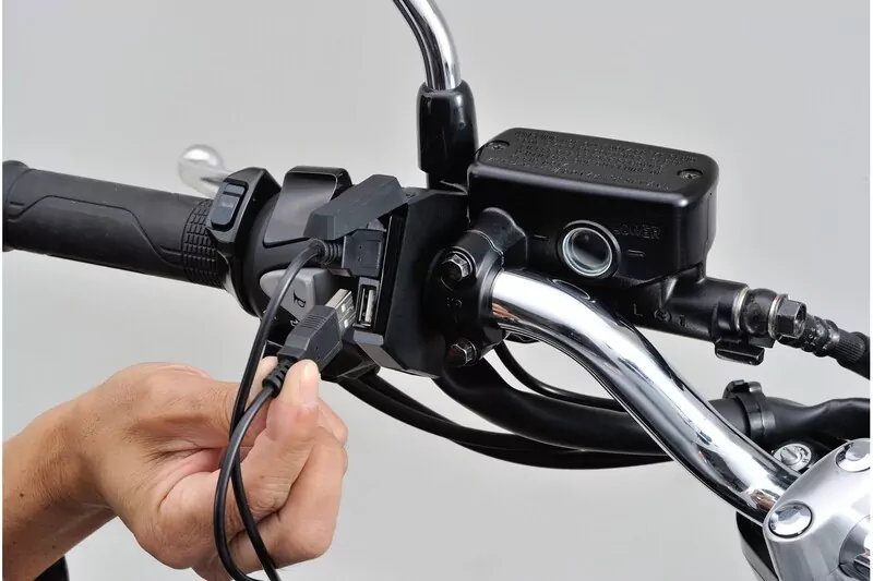 DAYTONA SLIM TYPE 1-fach oder 2-fach USB Steckdose Typ  A zur Lenkerbefestigung