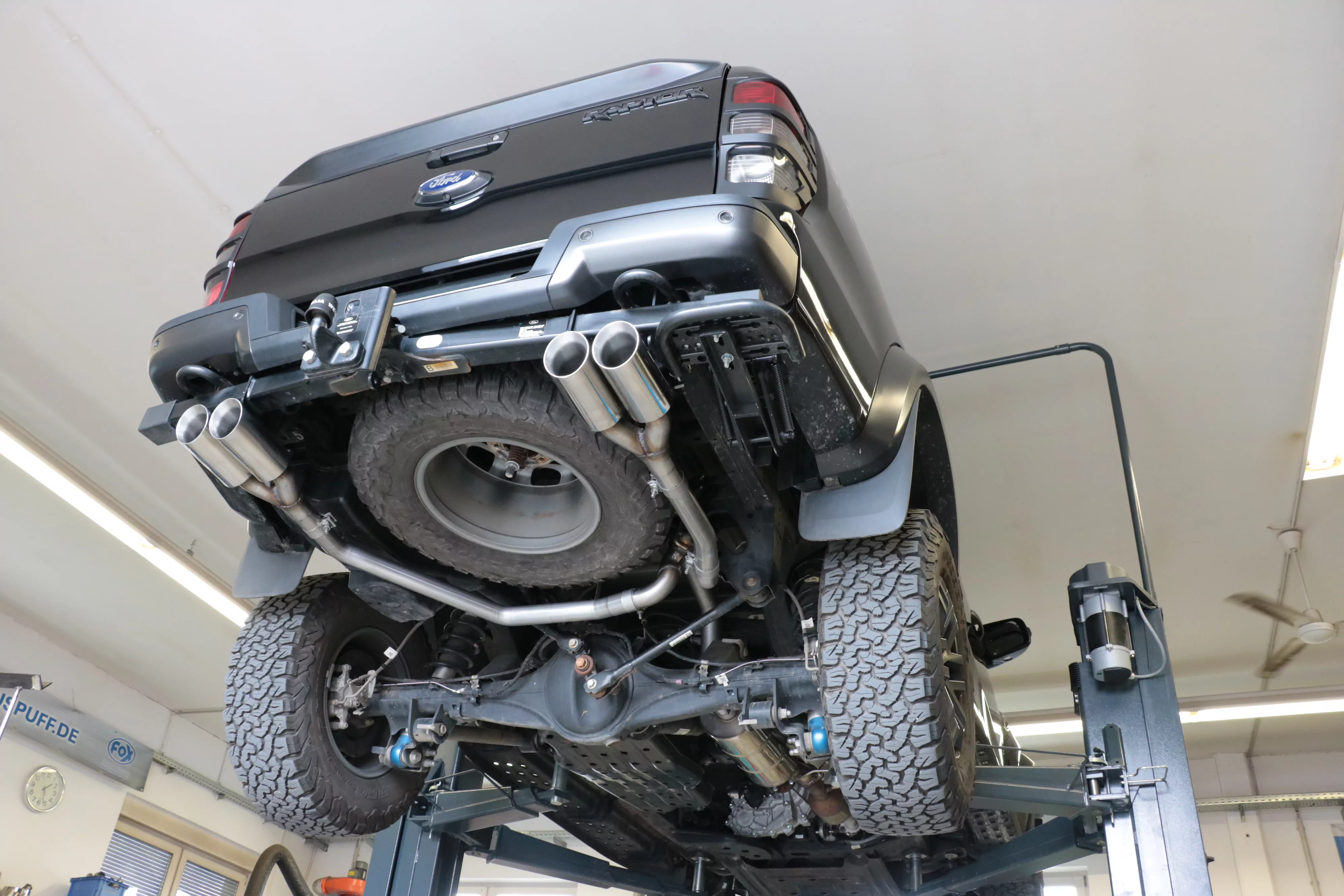 Ford Raptor - Doppelkabine Endschalldämpfer Sidepipe, Ausgang rechts/links - 2x100 Typ 25 rechts/links