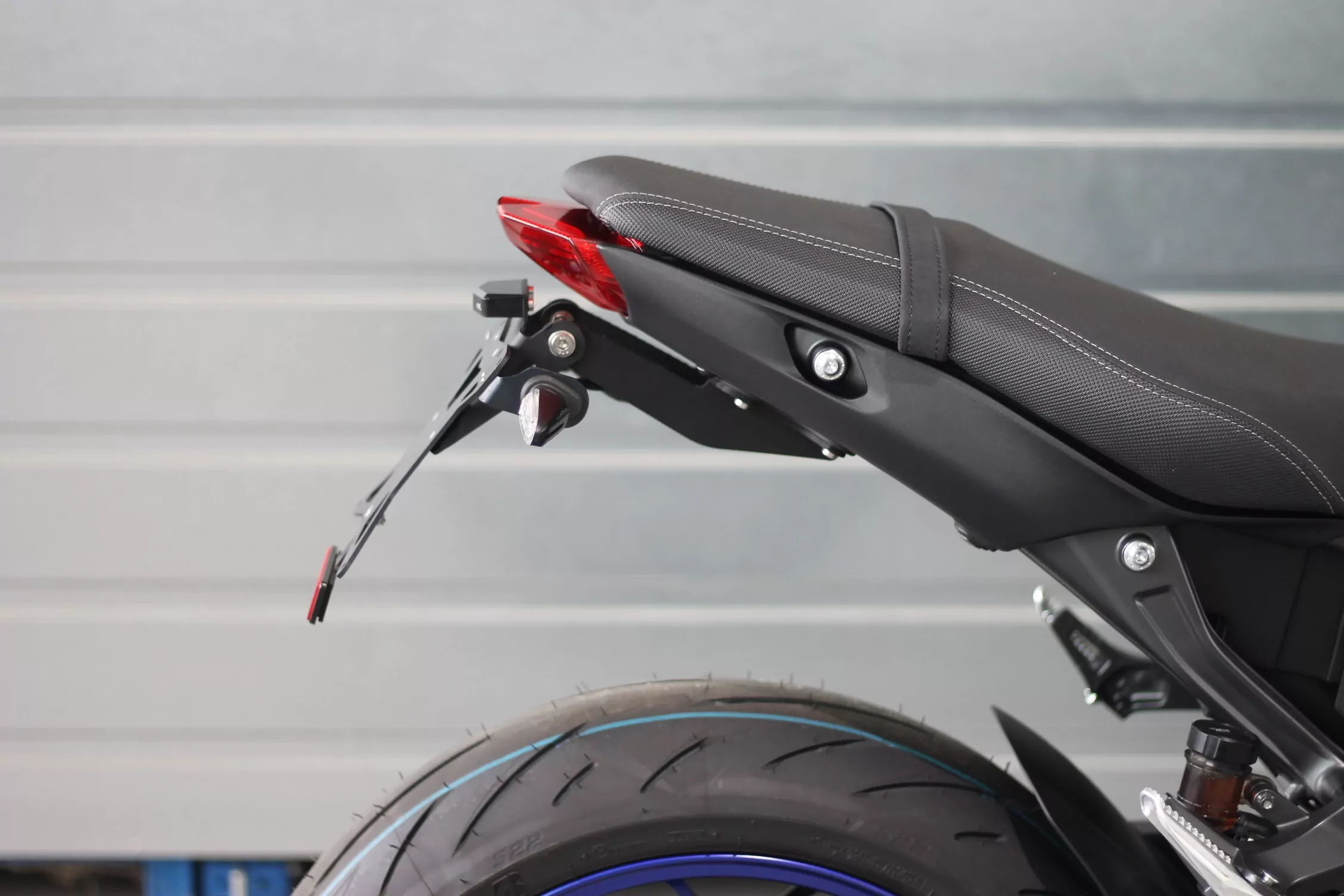 MG Biketec Kennzeichenhalter für Yamaha MT-09 ab 2021 mit Tempomat