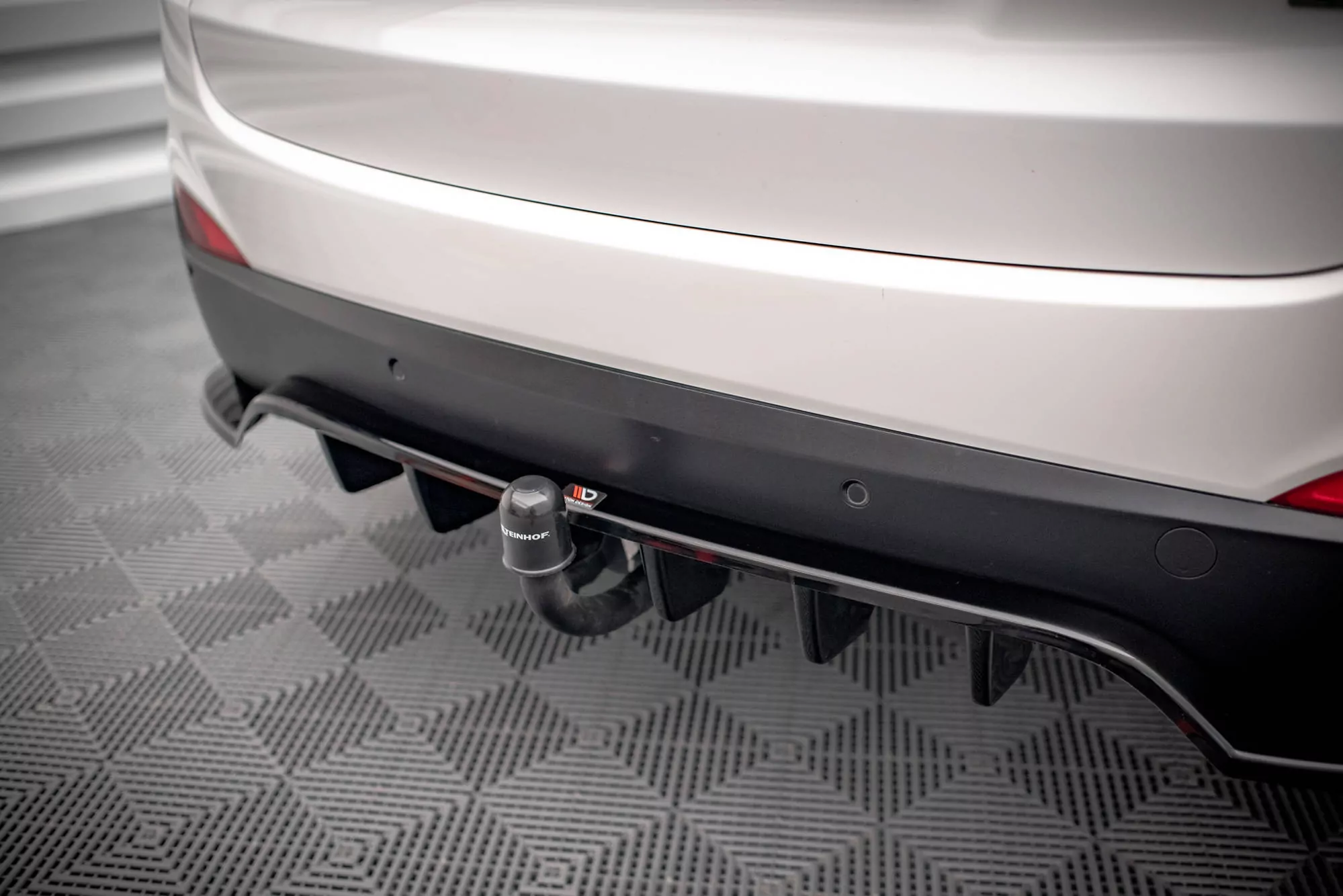 Hinten Splitter (mit Einem Vertikalem Balken) Hyundai Ix35 Mk1 Schwarz Hochglanz