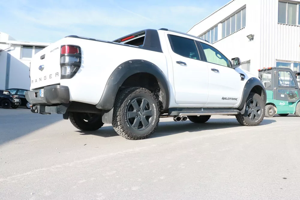 Ford Ranger ab 10/2016 4x4 - Wildtrak  Endschalldämpfer Sidepipe, Ausgang rechts und links am Fahrzeug - 2x115x85 Typ 38 rechts/links