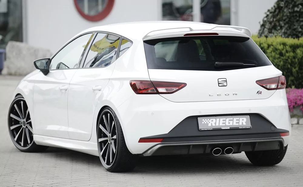 Remus Endschalldämpfer für VW Golf 7 3-tür.  2 Endrohre mittig, schräg, eingerollt, 93x74 mm