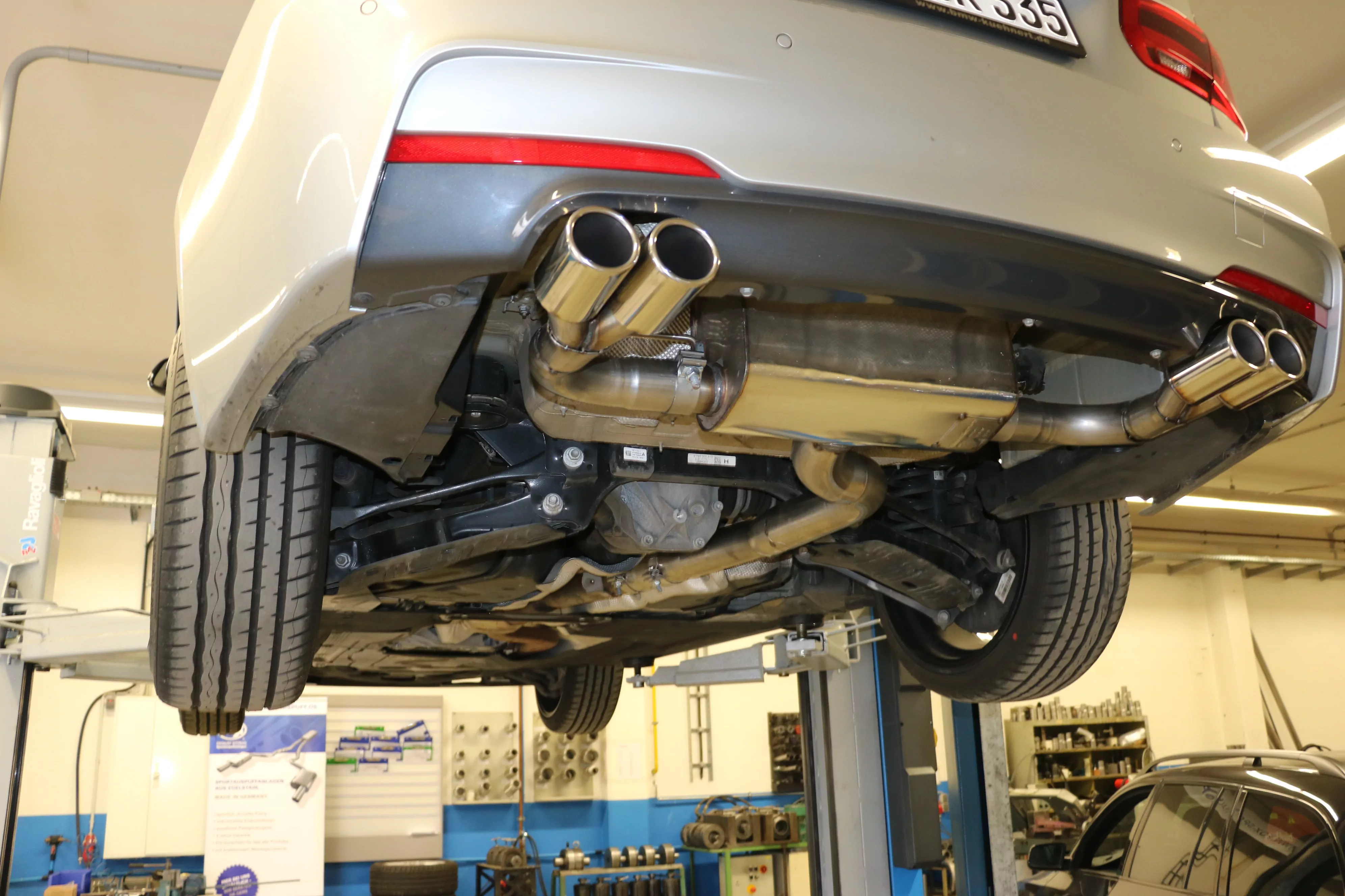 BMW F30/31 - 335d Endschalldämpfer quer Ausgang rechts/links - 2x80 Typ 12 rechts/links