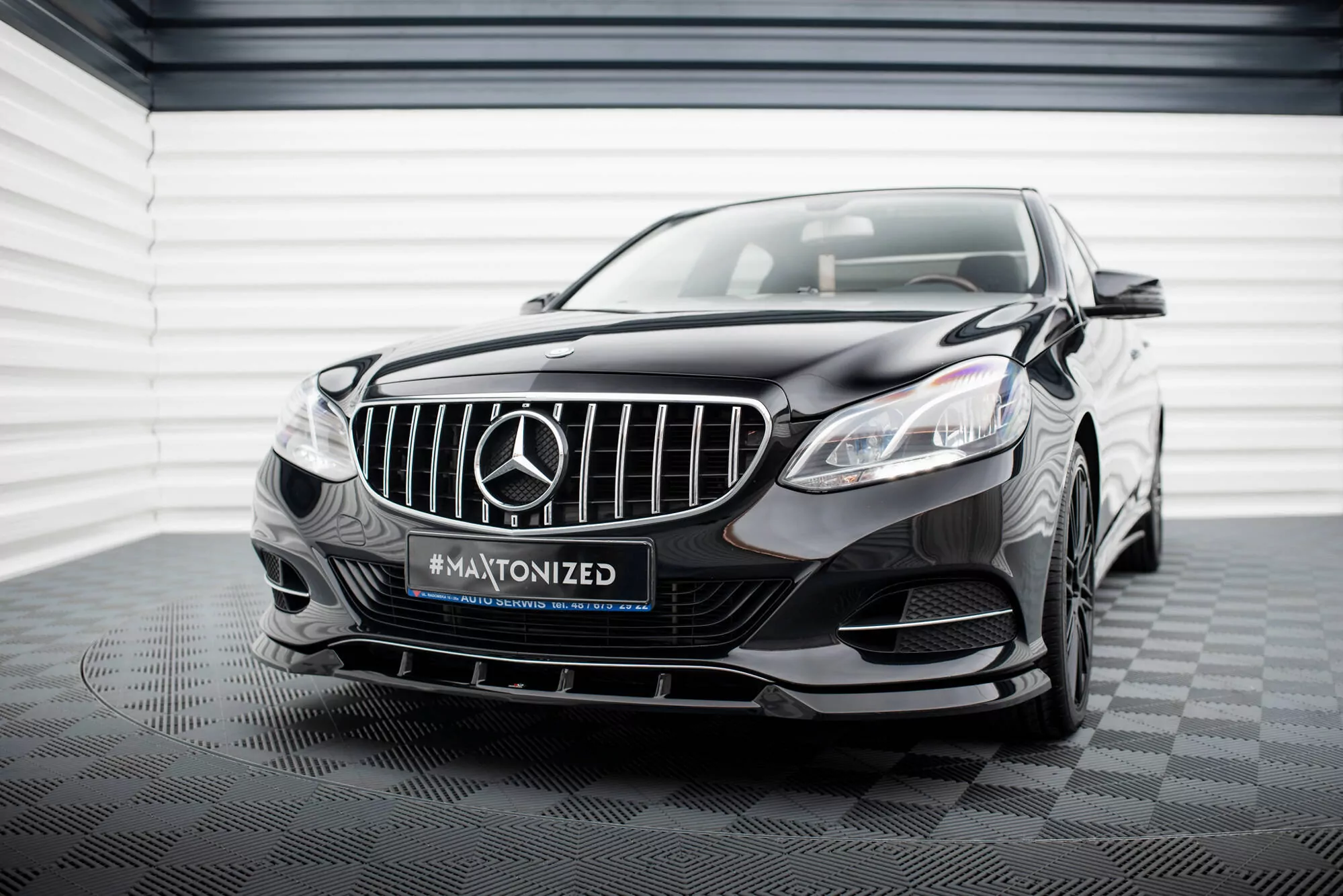 Front Ansatz Für Mercedes-Benz E W212 Facelift Schwarz Hochglanz