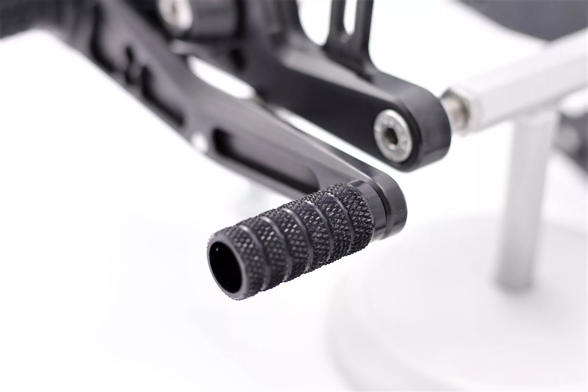 MG Biketec Sportfussrastenanlage / Rastenanlage / Fußrastenanlage mit ABE, gültig in D - A - CH für Yamaha YZF-R6 ab 2006-2007