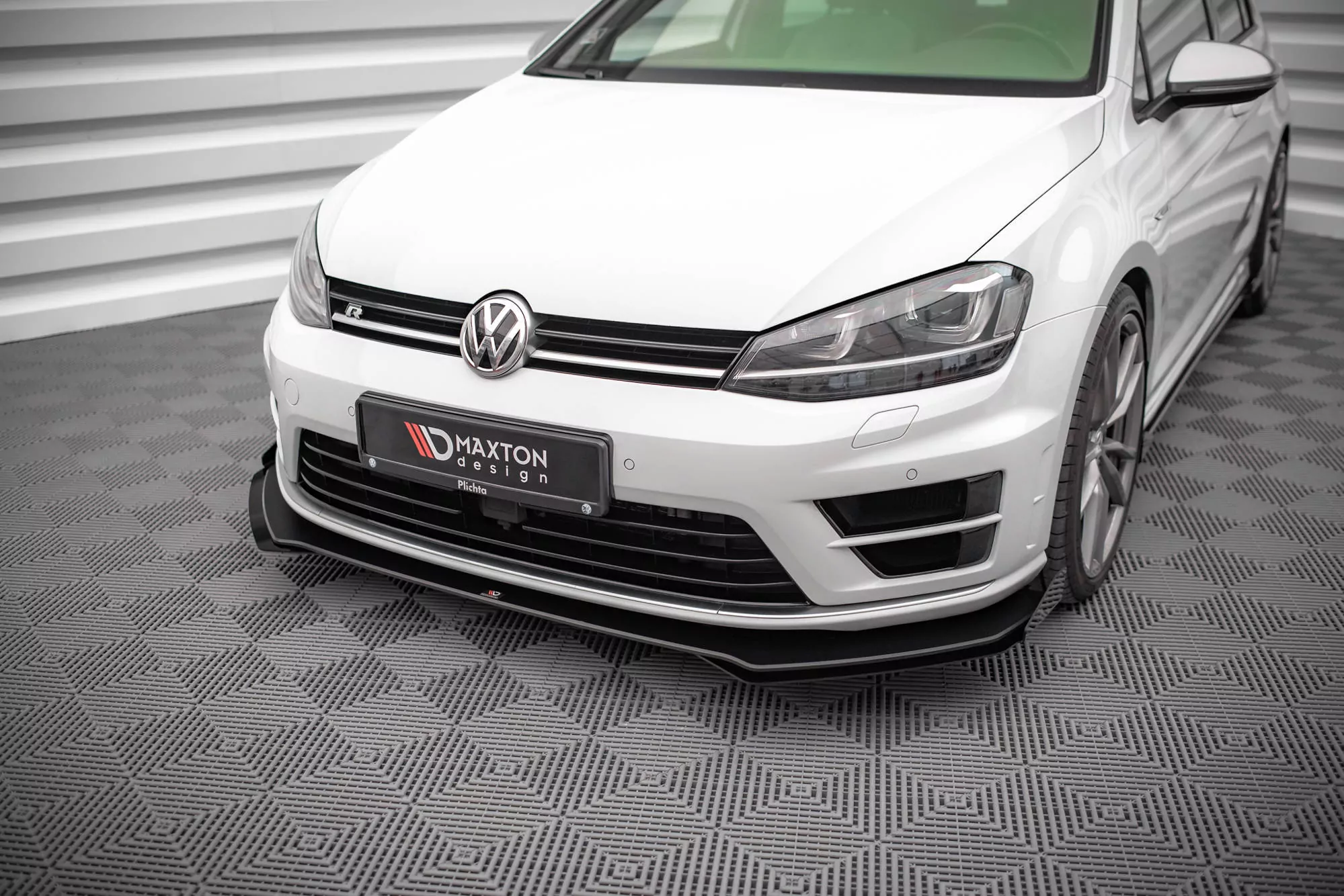Street Pro Front Ansatz Für +Flaps Für V.1 + Flaps Volkswagen Golf R Mk7 Schwarz Hochglanz