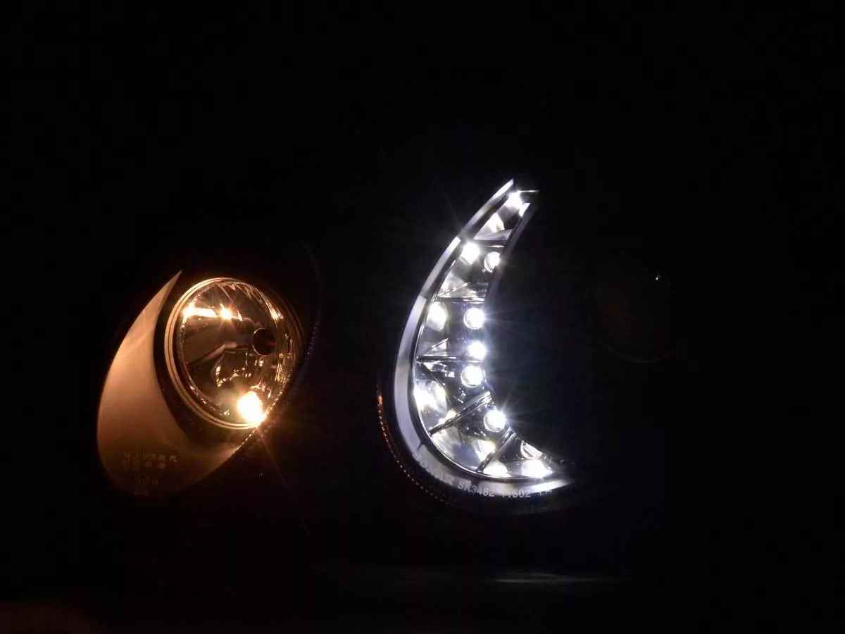 Scheinwerfer Set Daylight LED TFL-Optik Mercedes E-Klasse 211 Bj. 02-06 schwarz