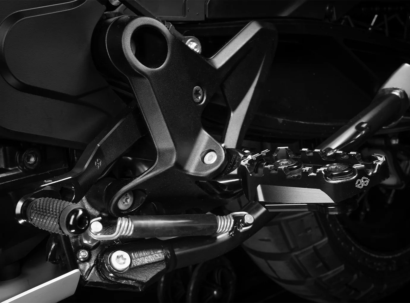 Gilles TECH-X Enduro Fußrasten mit ABE für BMW F850GS / R1200GS (Adv.) / R1250GS (Adv.) / R1300GS