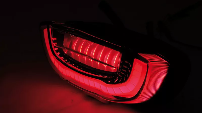 SHIN YO LED Rücklicht HONDA CB 650 Bj. 18-, Reflektor schwarz, getönt E-geprüft