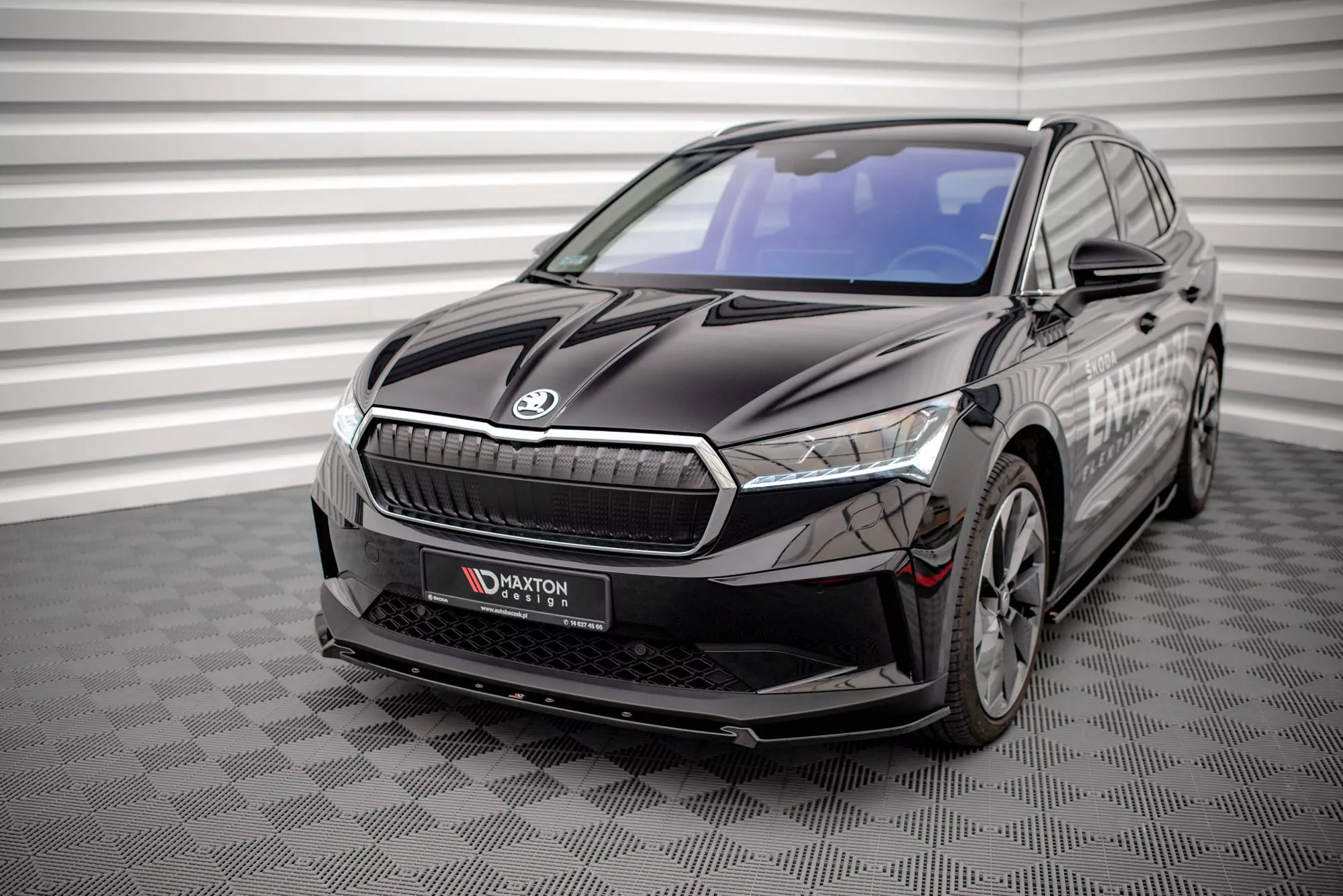 Front Ansatz V.2 Für Skoda Enyaq IV Schwarz Hochglanz