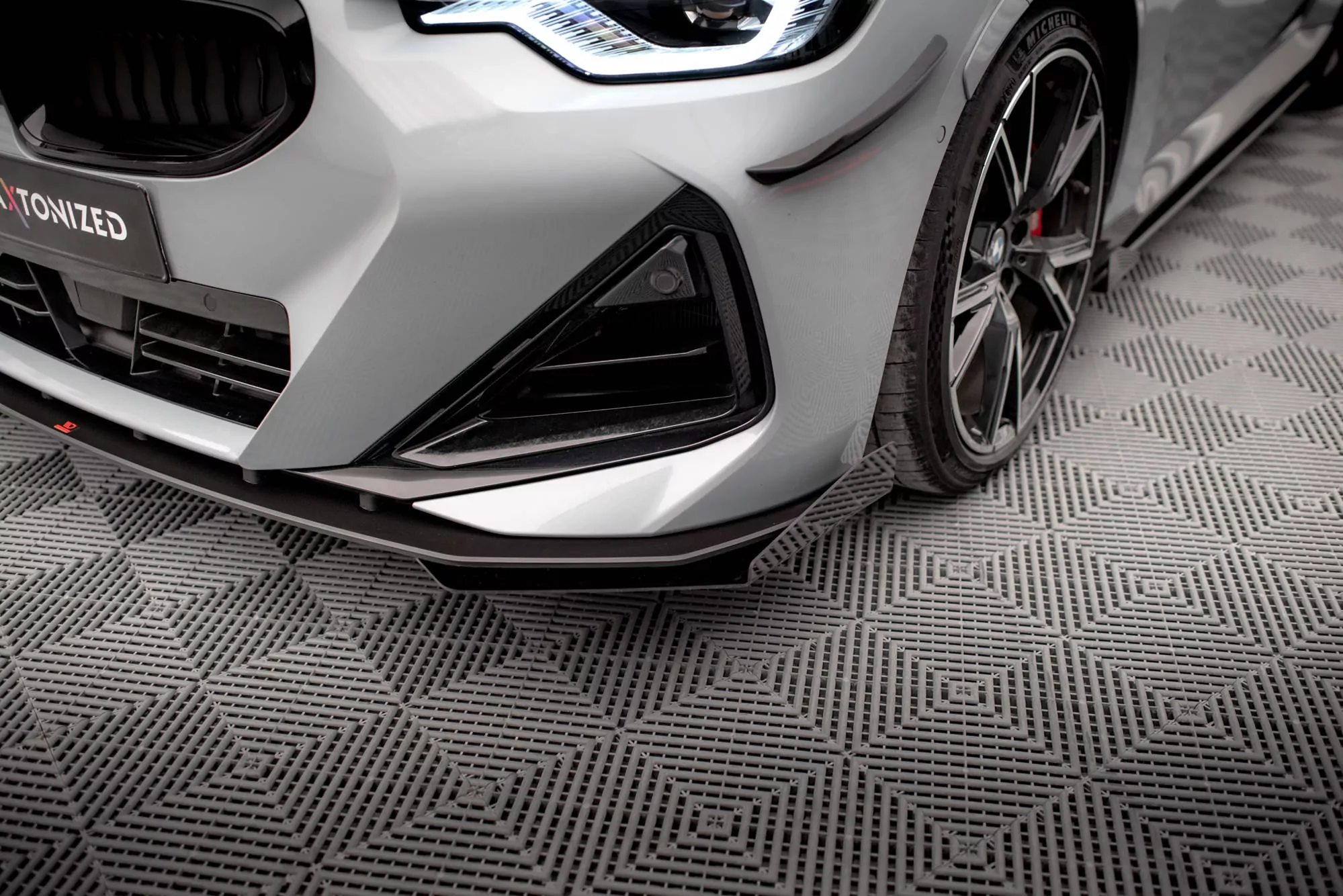 Street Pro Front Ansatz Für +Flaps Für + Flaps BMW 2 Coupe M-Paket / M240i G42 Schwarz Hochglanz