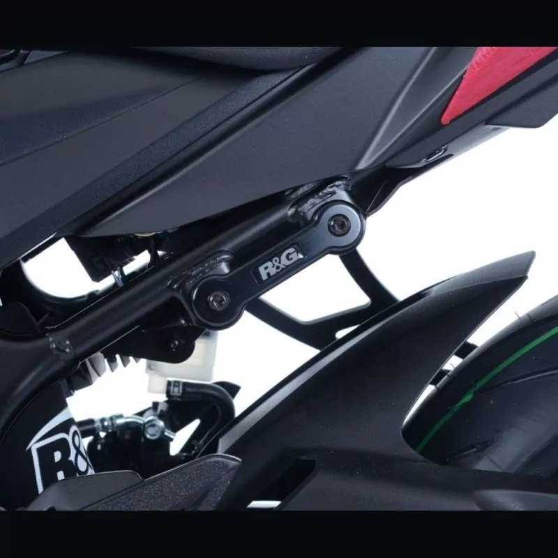 R&G Racing Auspuffhalter Set BLACK Suzuki GSX-S 750 2017-