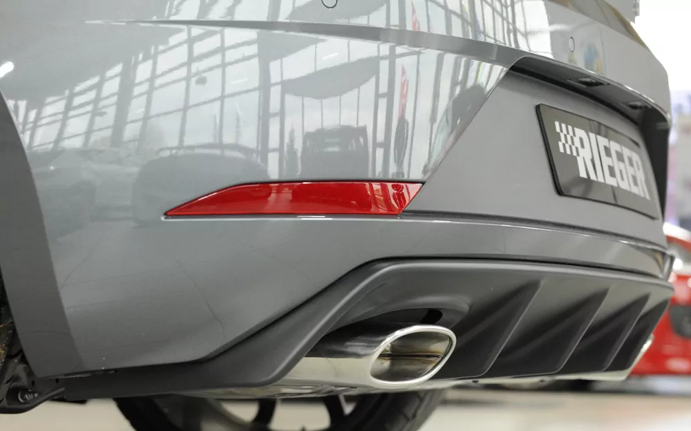 Rieger Heckeinsatz für Seat Leon Cupra (5F) - 3-tür. (SC) 01.17- (ab Facelift) carbon optik