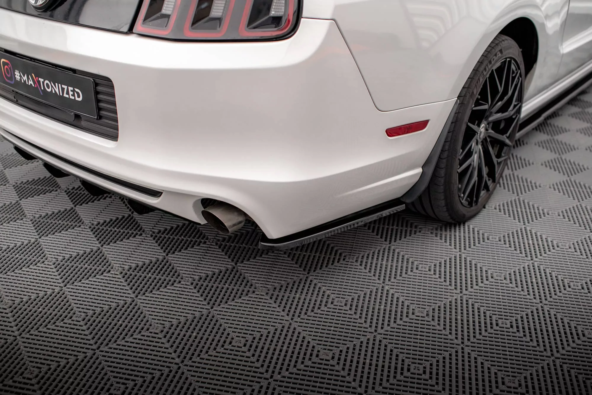 Heck Ansatz Flaps Diffusor Für Ford Mustang Mk5 Facelift Schwarz Hochglanz
