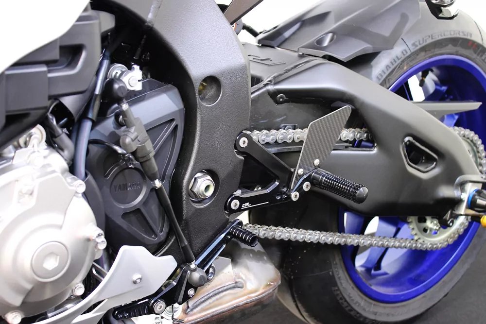 MG Biketec Sportfussrastenanlage / Rastenanlage / Fußrastenanlage mit ABE, gültig in D - A - CH für Yamaha YZF-R25 ab 2015-2016