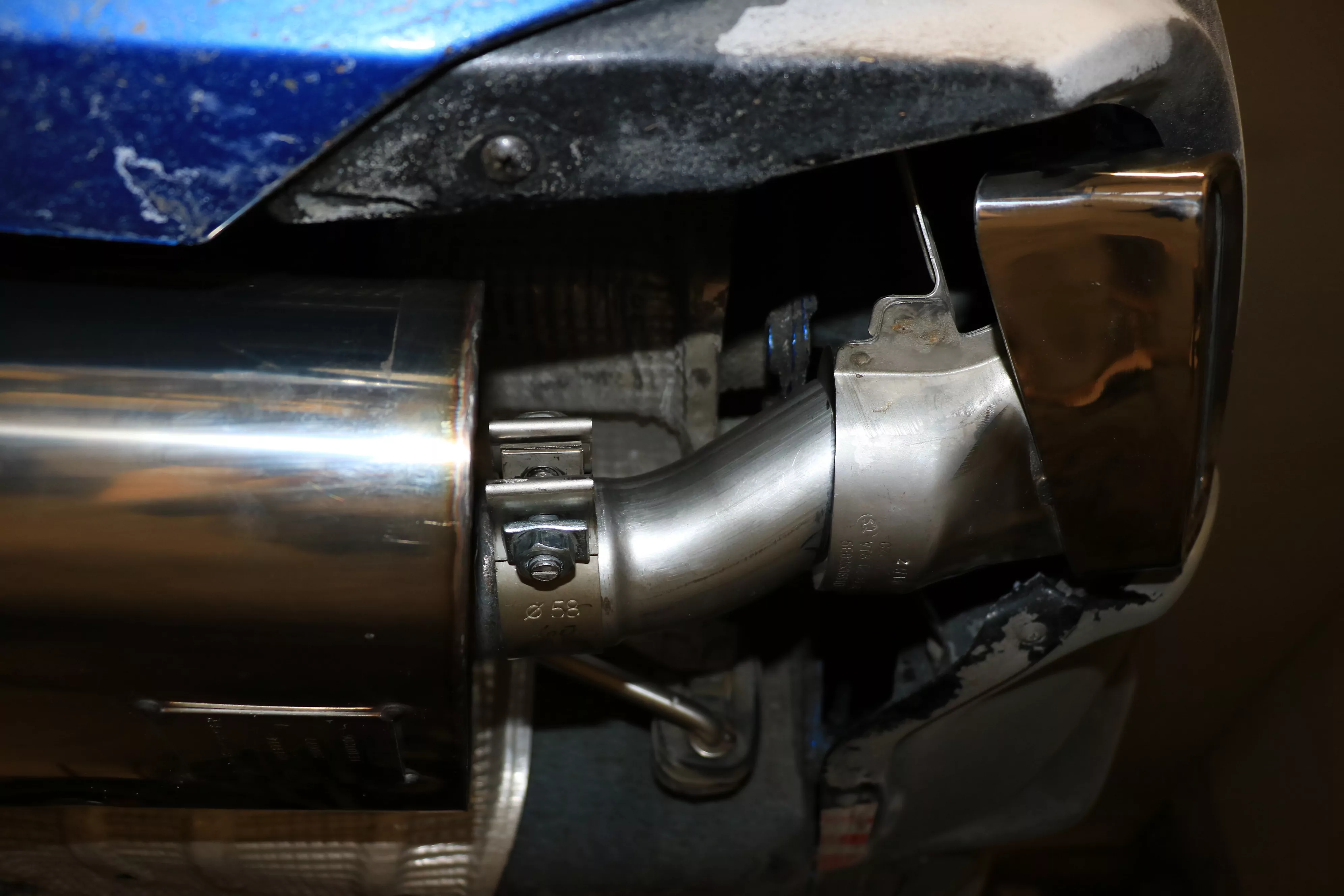 Skoda Octavia 5E RS - TDI - 4x4 mit Benzin-Endrohrblenden  Halbanlage rechts/links ab Kat - Austritt der Endrohre in den originalen Benzin-Endrohrblenden