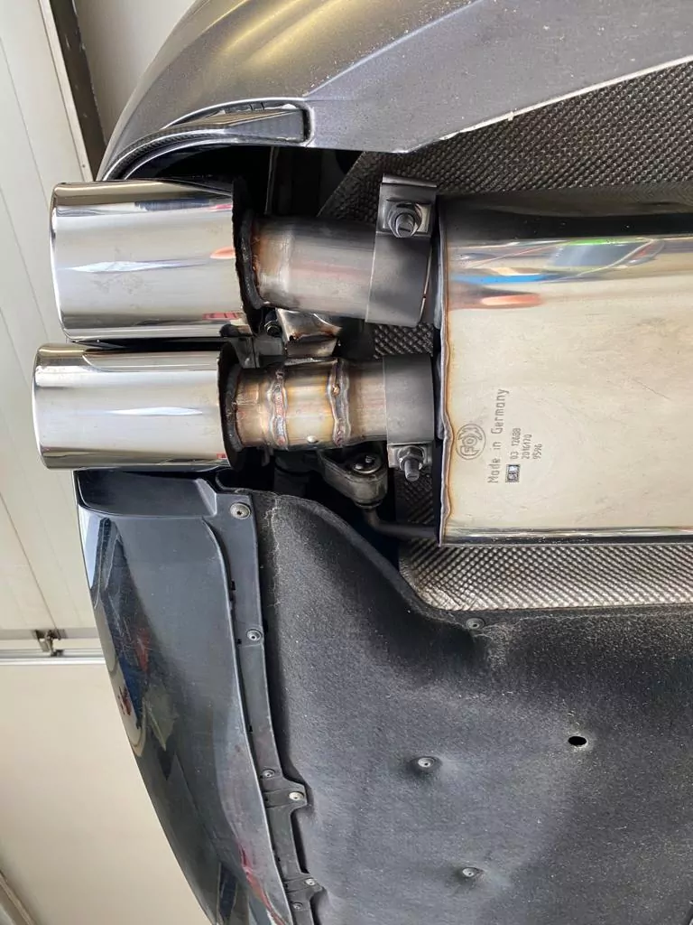 Audi S8 Typ 4H mit Abgasklappen  Endschalldämpfer rechts/links zweiflutig - 2x100x77 Typ 38 rechts/links