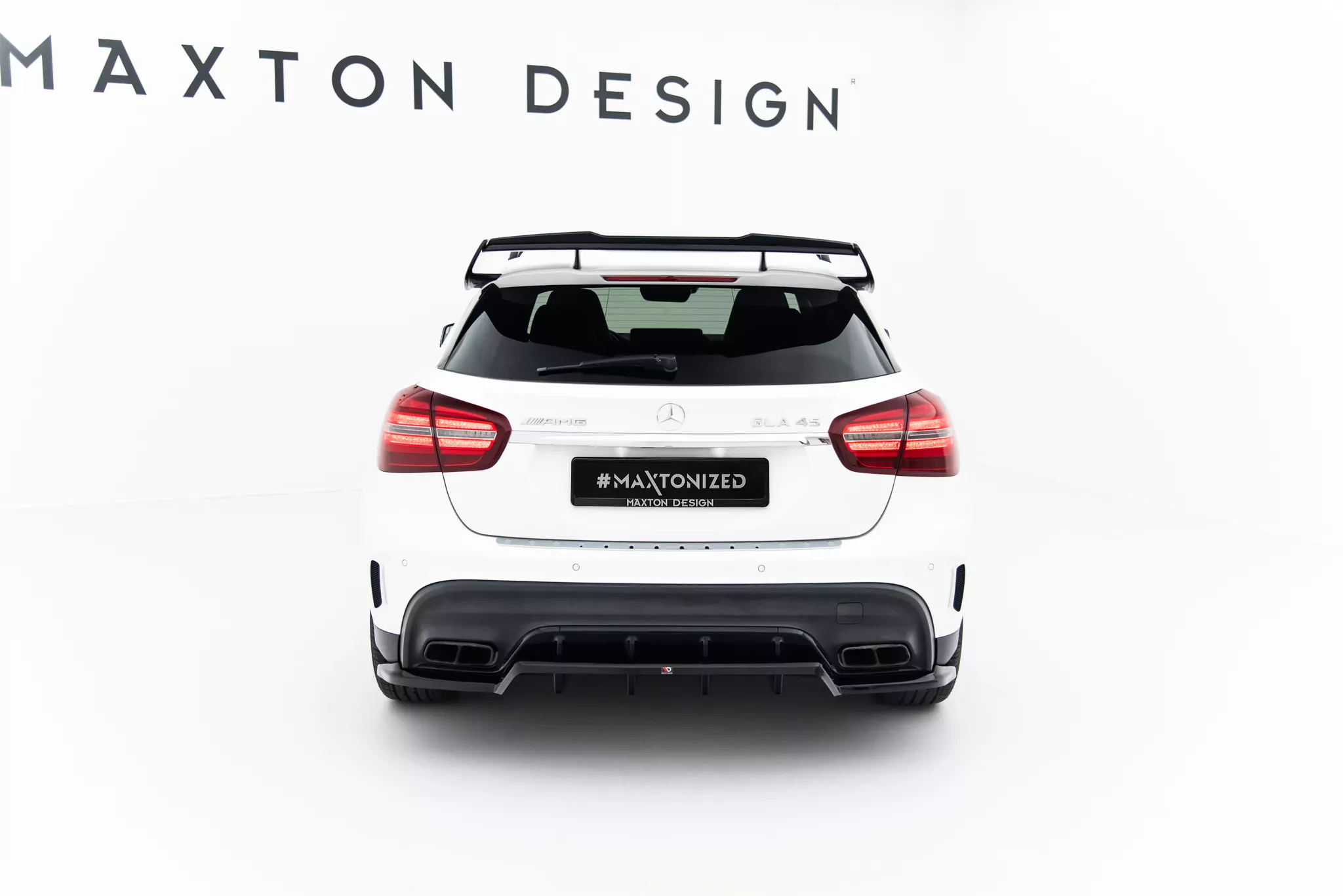 Mittlerer Cup Diffusor DTM Look Heck Ansatz Für Mercedes-Benz GLA 45 AMG X156 Facelift Schwarz Hochglanz