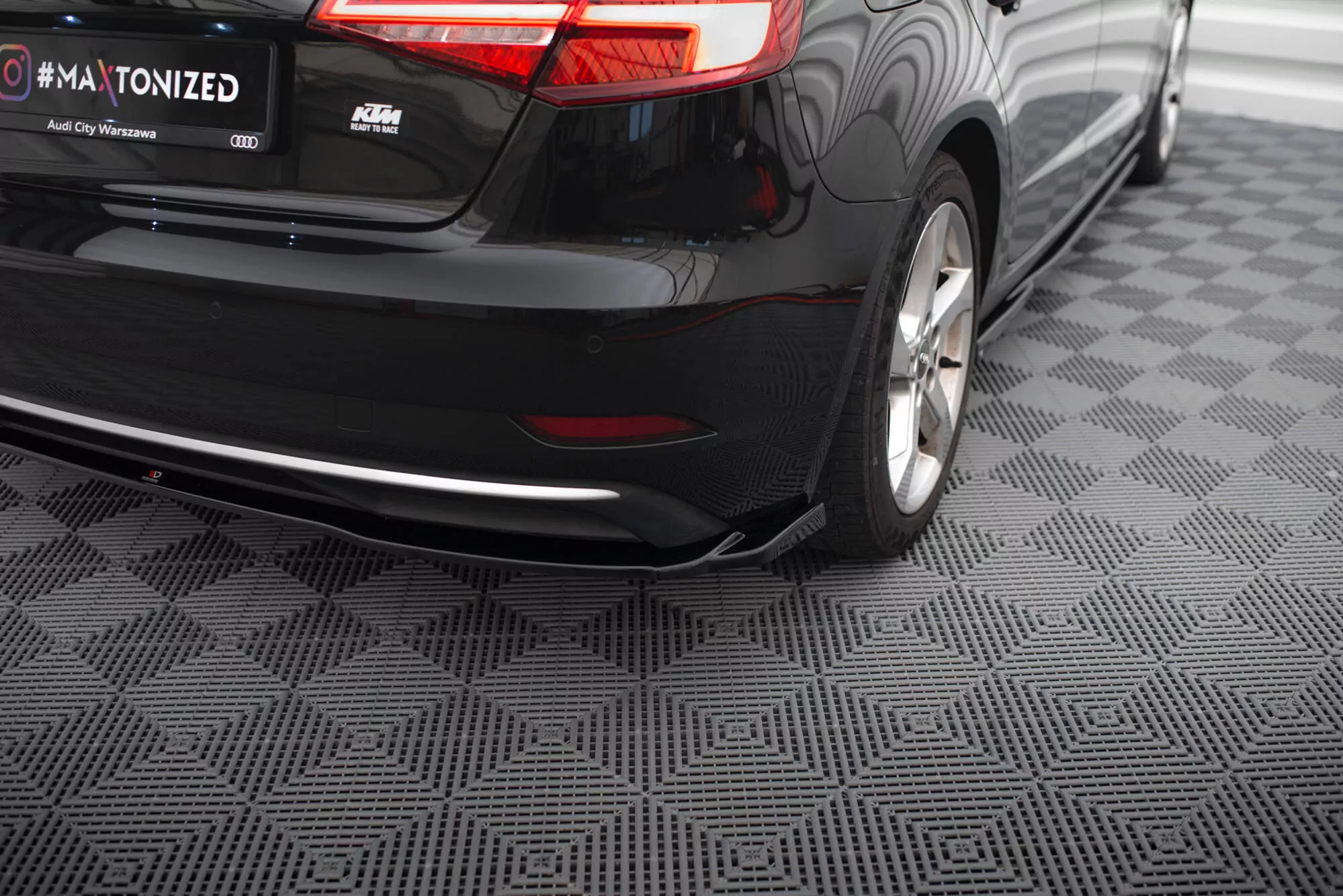 Heck Ansatz Flaps Diffusor Für Audi A3 Sportback 8V Facelift Schwarz Hochglanz