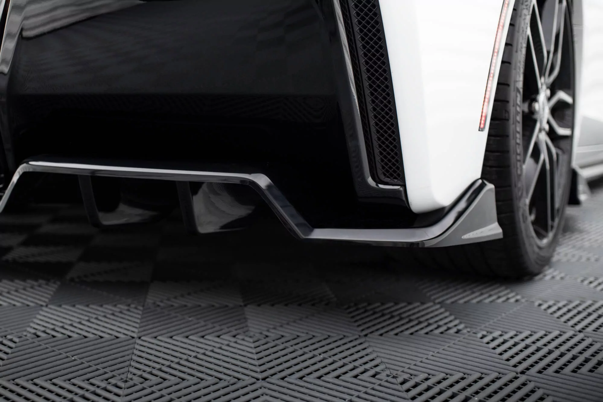 Mittlerer Diffusor Heck Ansatz DTM Look Für Chevrolet Corvette C7 Schwarz Hochglanz