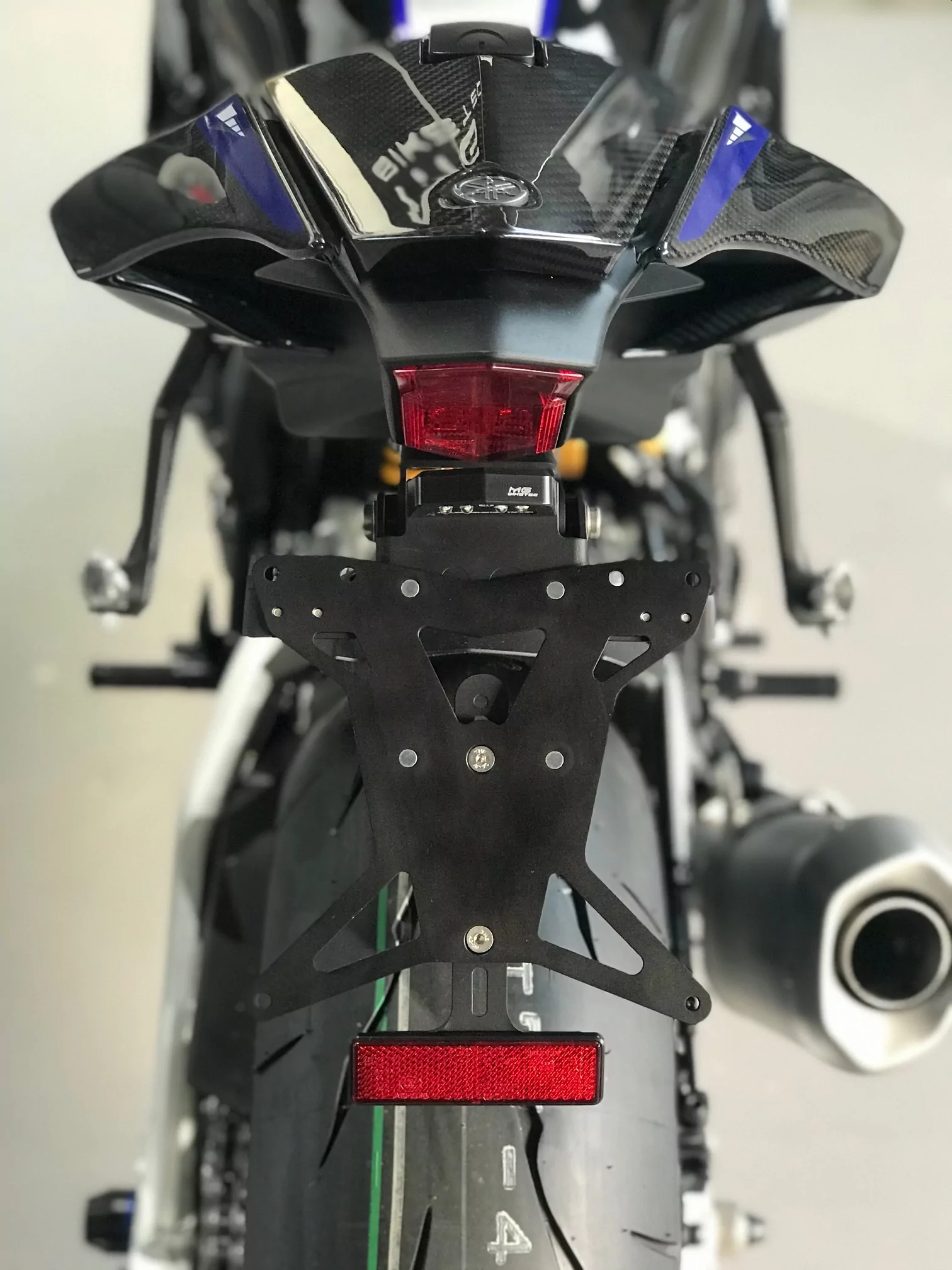 Kurzes Heck - Kennzeichenträger - Kennzeichenhalter für Yamaha YZF-R1 ab 2020