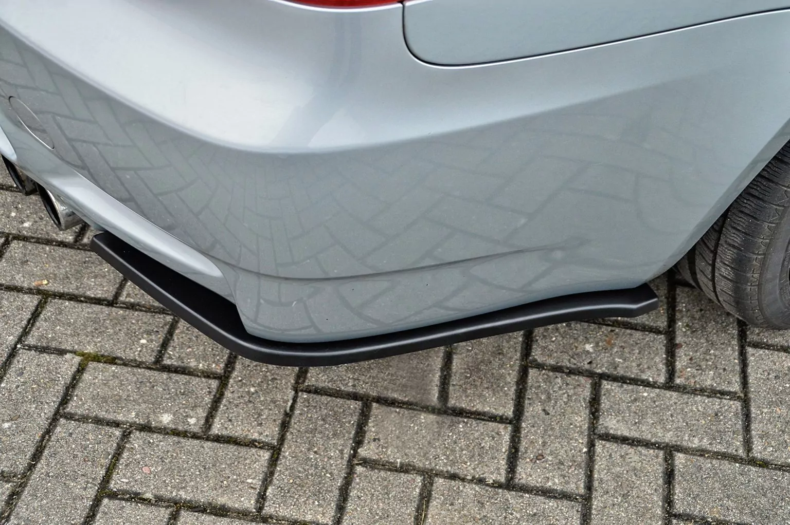 Heckdiffuser Set bestehend aus Mittelteil und Seitenteilen für BMW M3 E92 E93 Bj. 2007-2013