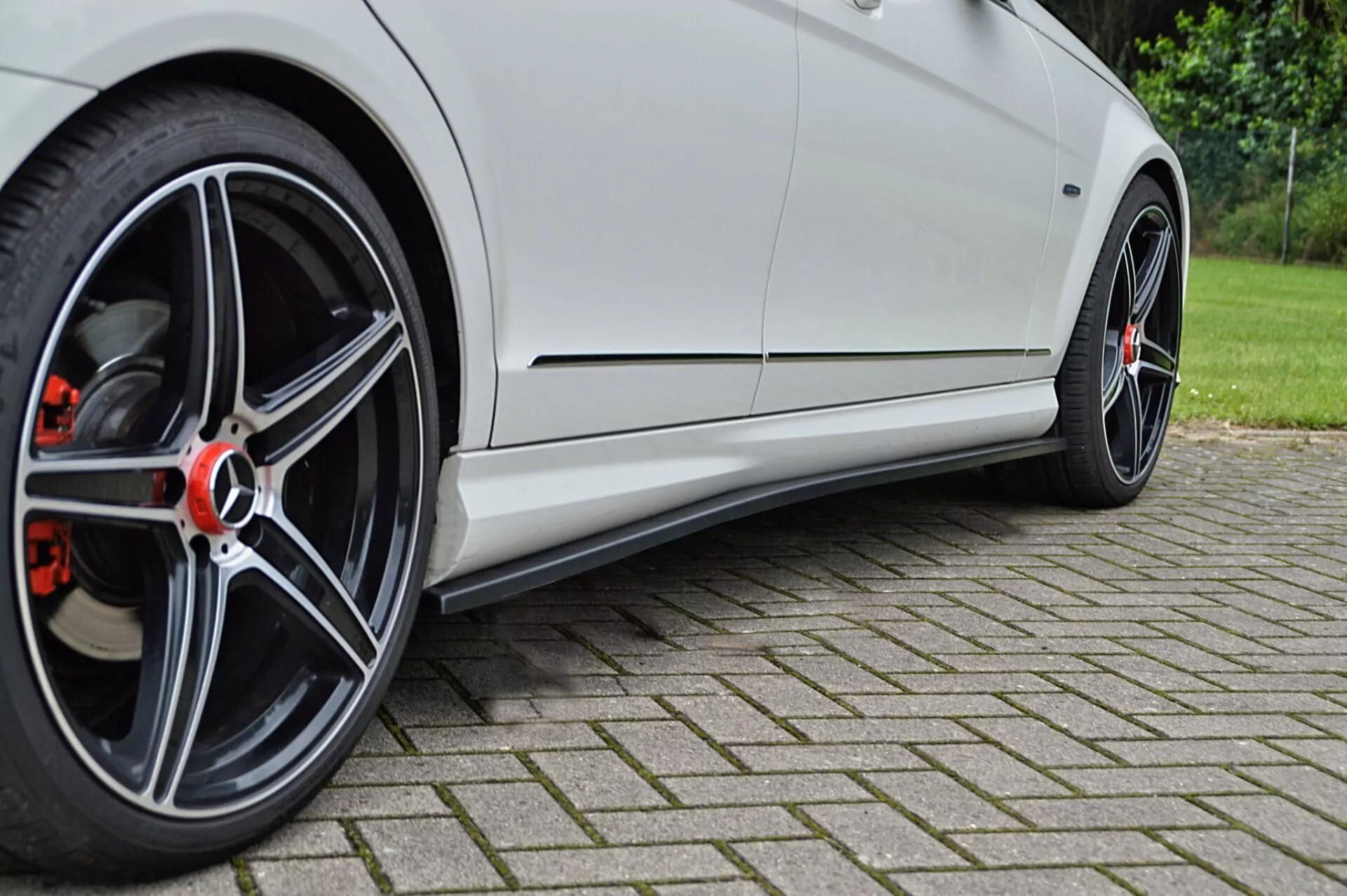 Seitenschweller im Cup Look für Mercedes C W204/ S204 AMG-Line, Limousine + T-Modell