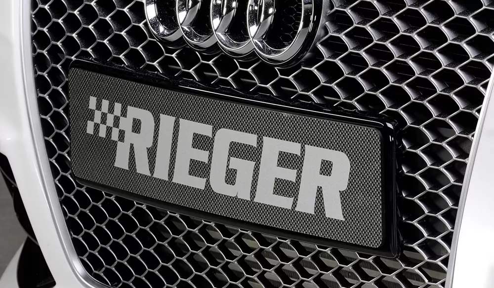 Kennzeichenauflage Audi A4 (B8), schwarz glänzend glanz schwarz für Audi RS4 (B8) Avant 09.12- (ab Facelift)