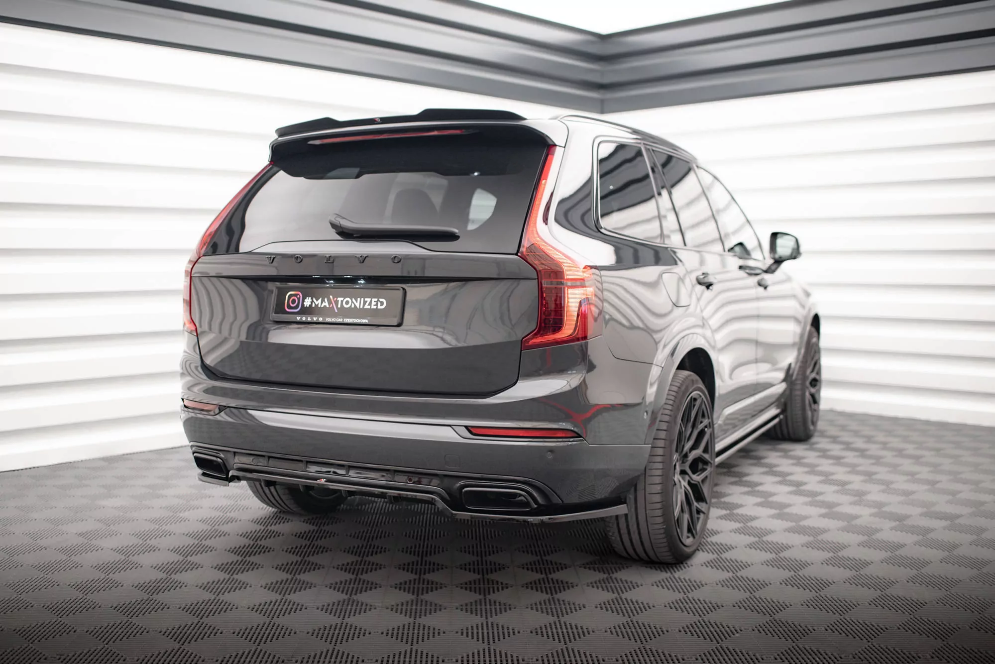Spoiler CAP Für Volvo XC90 R-Design Mk2 Facelift Schwarz Hochglanz