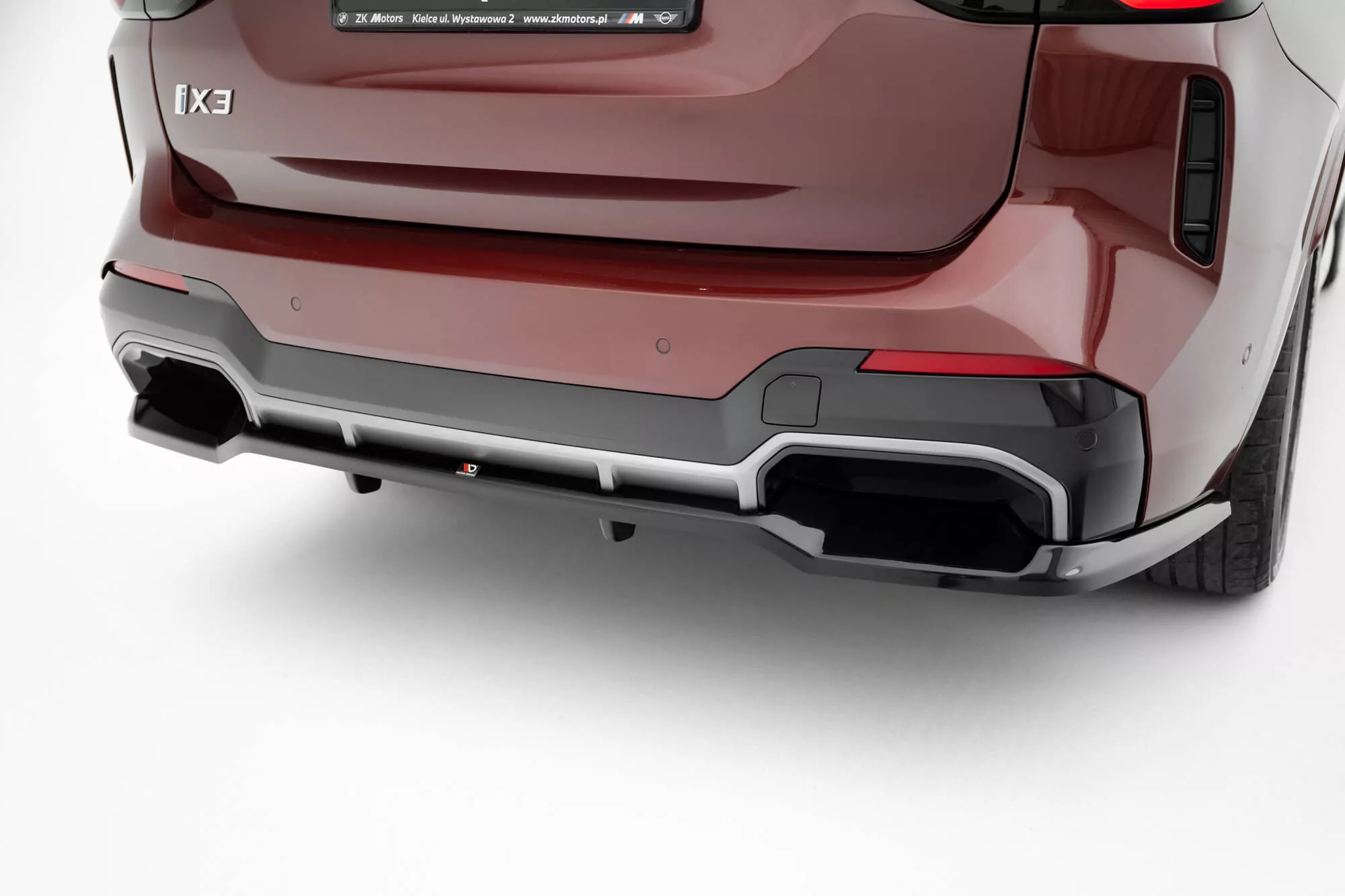 Hinten Splitter (mit Einem Vertikalem Balken) BMW IX3 M-Paket G08 Facelift Schwarz Hochglanz