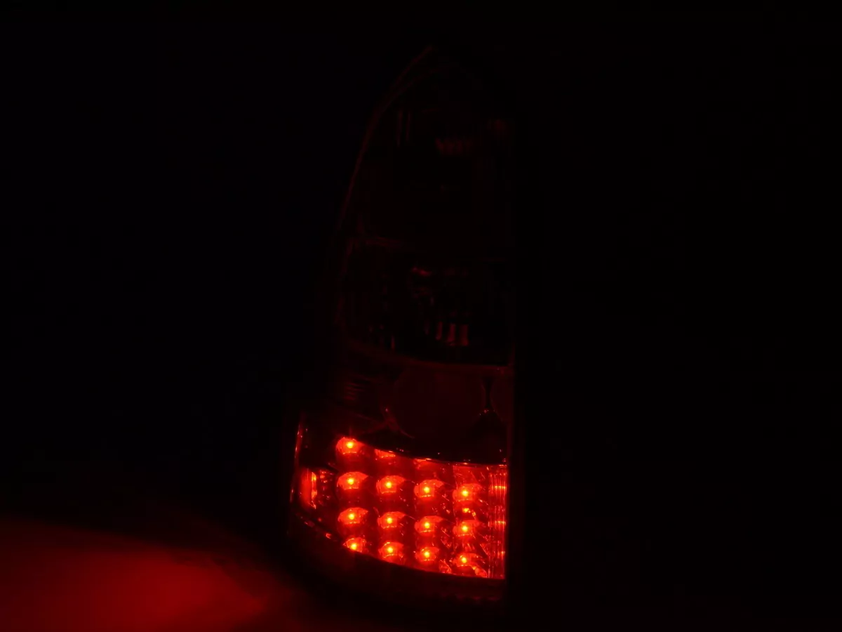 LED Rückleuchten Set Ford Focus Turnier DNW Bj. 98-04 klar/rot