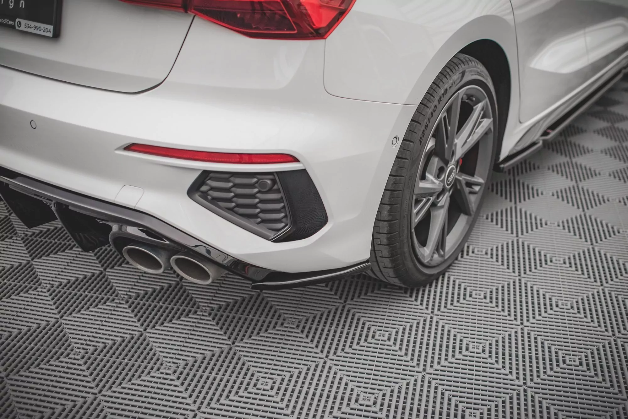 Heck Ansatz Flaps Diffusor V.2 Für Audi S3 Sportback 8Y Schwarz Hochglanz
