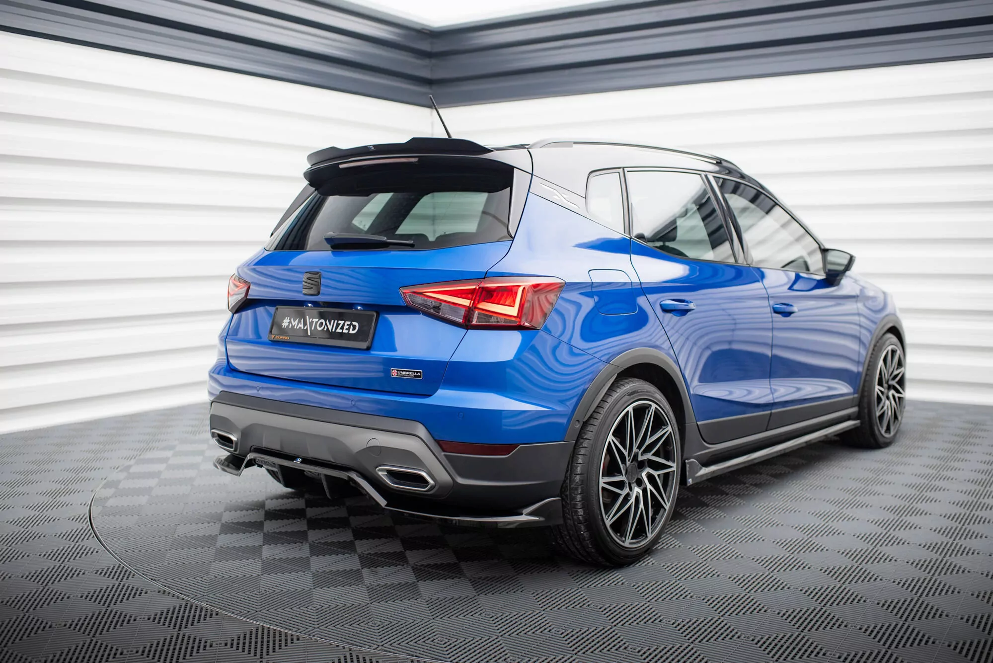 Hinten Splitter (mit Einem Vertikalem Balken) Seat Arona FR Mk1 Facelift Schwarz Hochglanz