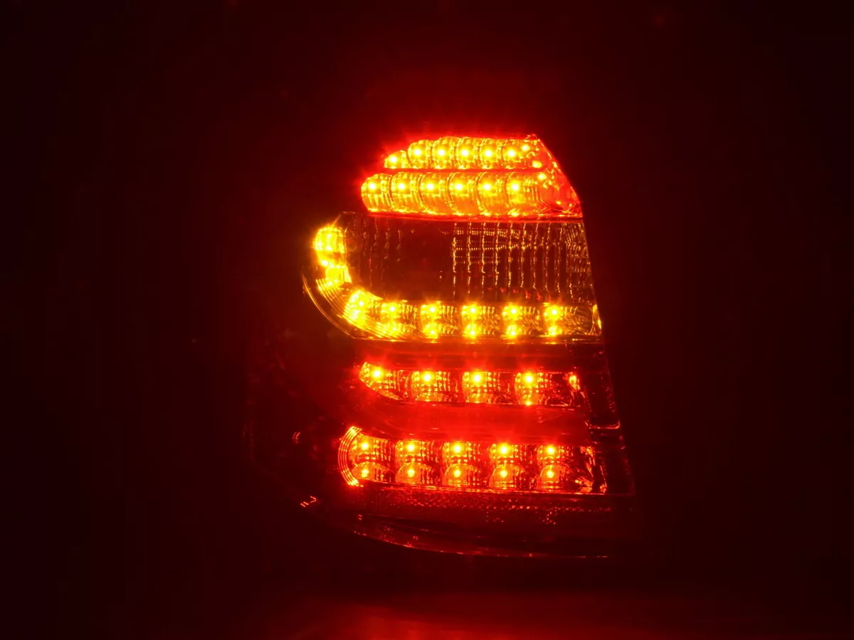 LED Rückleuchten Set BMW 1er E87/E81 3/5-trg. Bj. 04-06 klar/rot