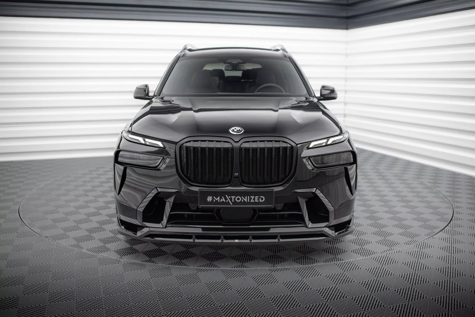 Front Ansatz Für BMW X7 M-Paket G07 Facelift Schwarz Hochglanz