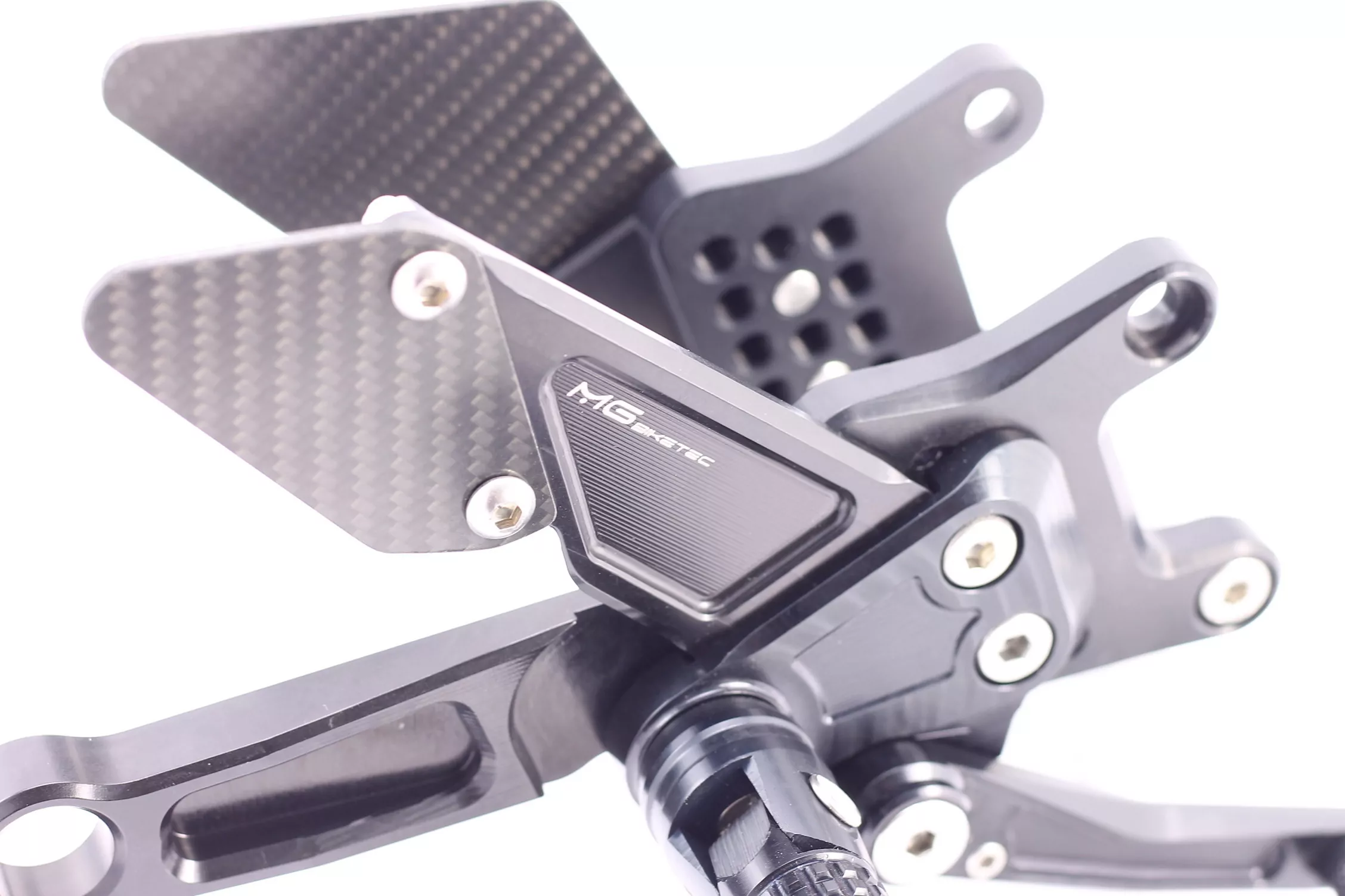 MG Biketec Sportfussrastenanlage / Rastenanlage / Fußrastenanlage mit ABE, gültig in D - A - CH für Aprilia RSV4 1000 RR ab 2017-2020