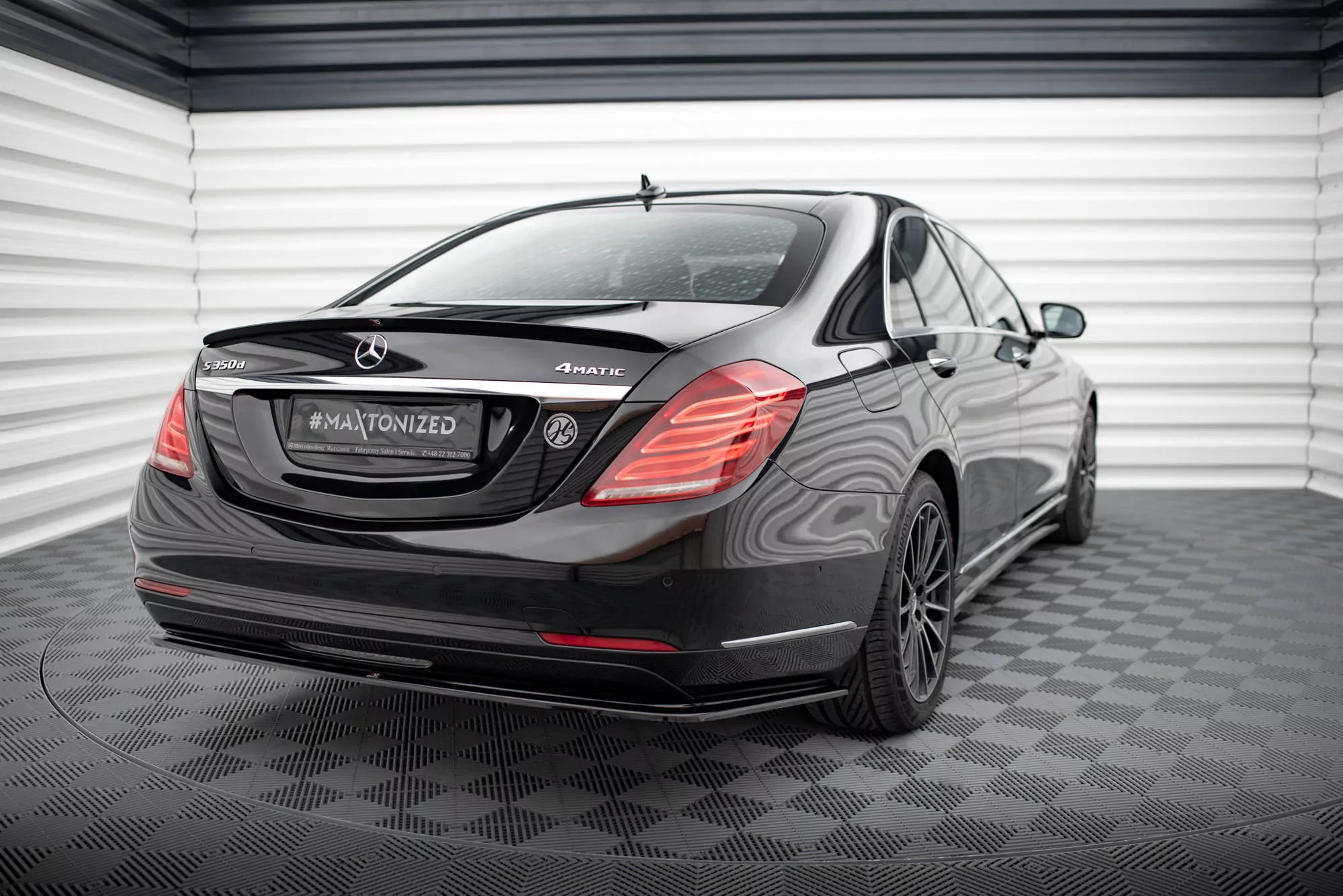 Zentrale Hinten Splitte V.2 Mercedes-Benz S W222 Schwarz Hochglanz