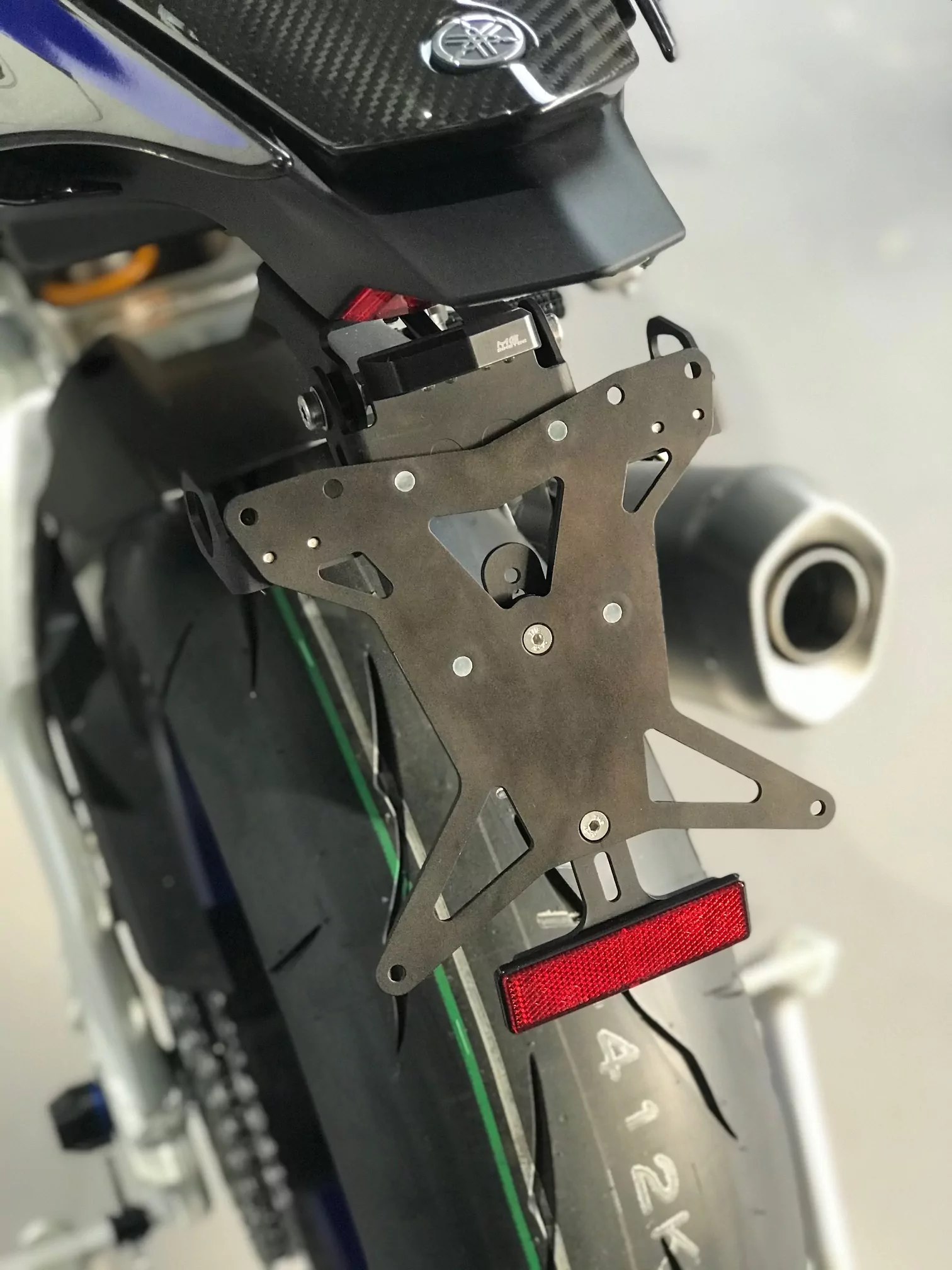 Kurzes Heck - Kennzeichenträger - Kennzeichenhalter für Yamaha YZF-R1 ab 2020