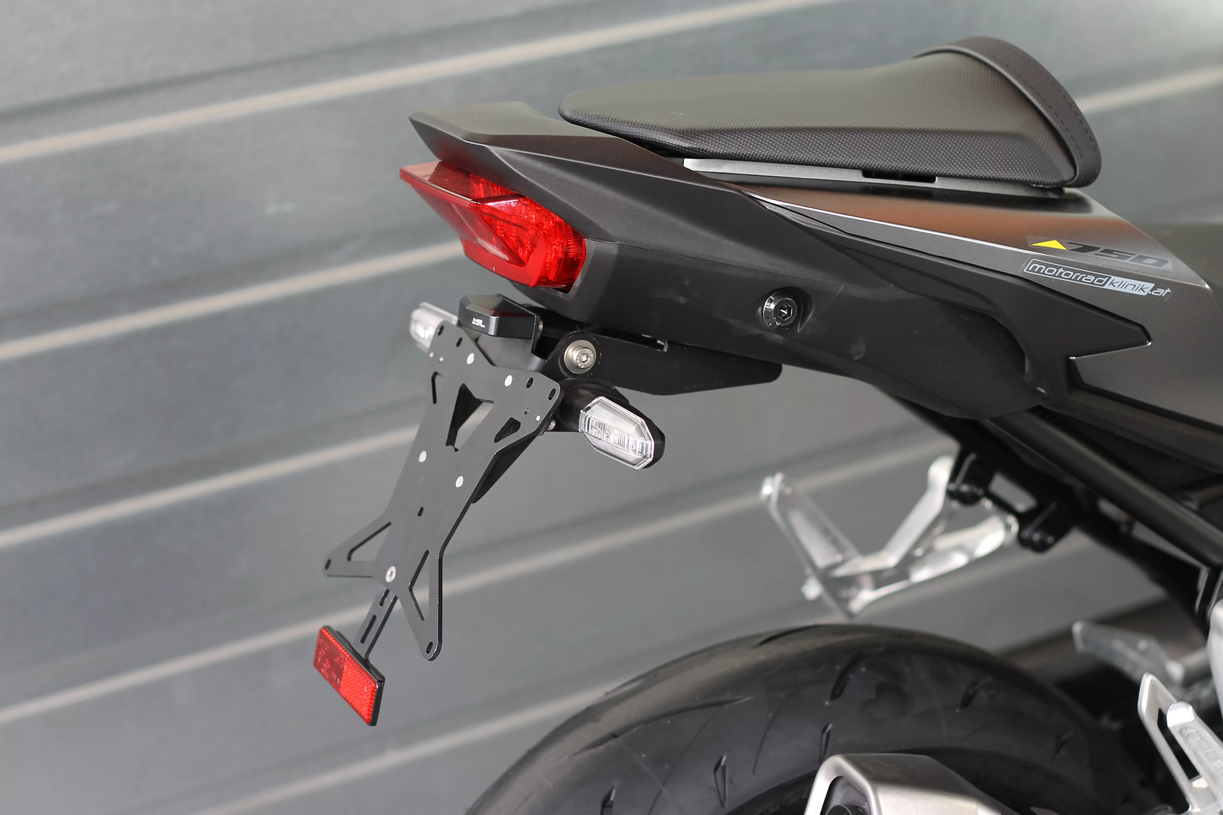 MG Biketec Kennzeichenhalter für Honda CB 750 Hornet ab 2023