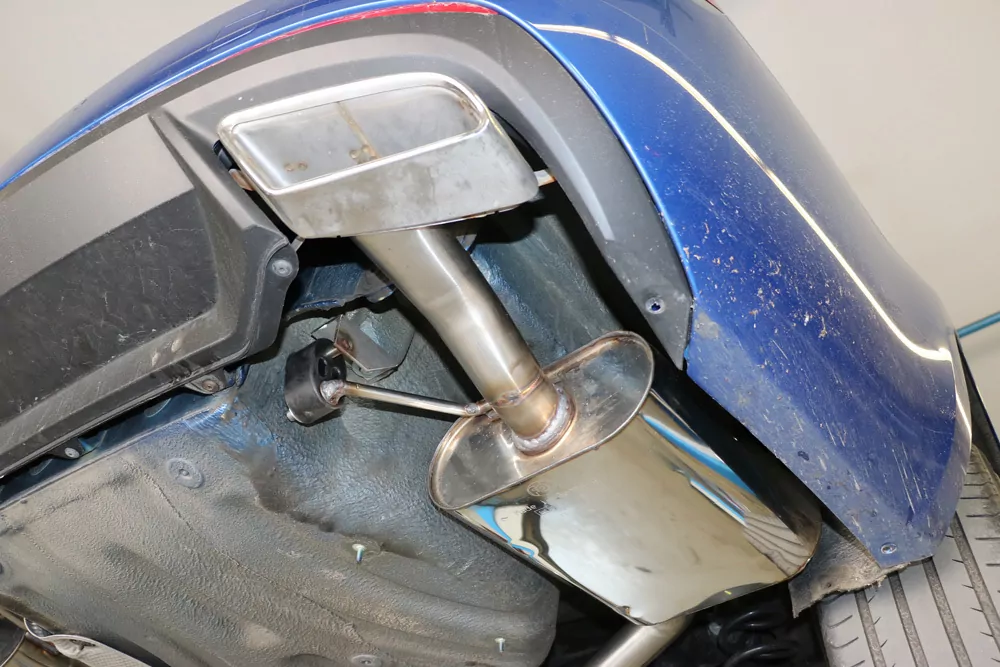 Skoda Octavia 5E RS - TDI  Endschalldämpfer rechts/links - Austritt der Endrohre in den originalen Endrohren