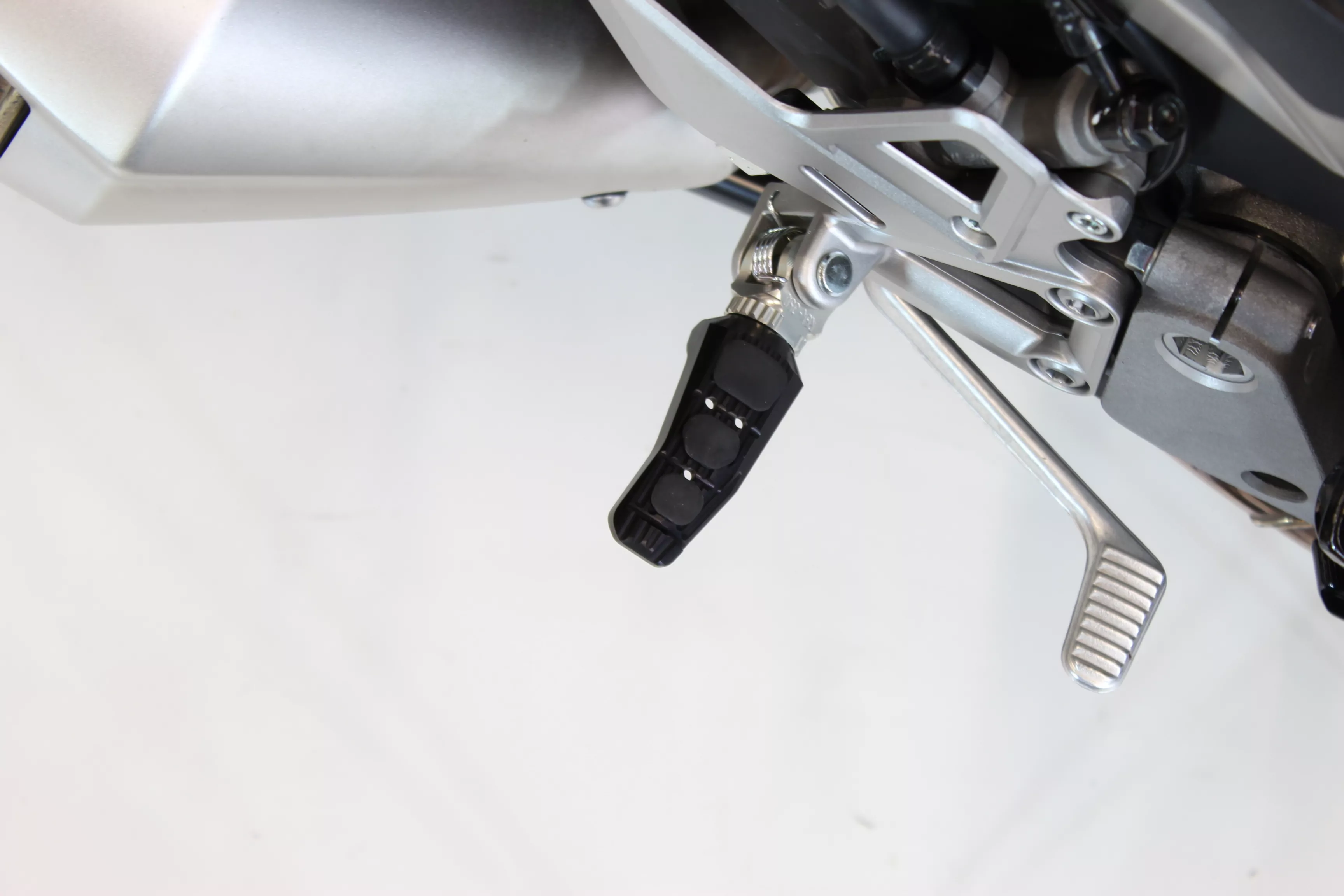Gilles Austauschfußrasten-Kit Touring Sozius schwarz für Yamaha MT-07 Tracer Tracer 700