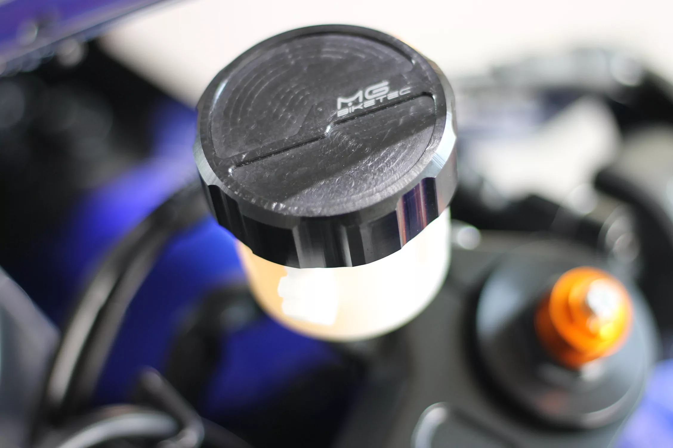 MG Biketec Behälterdeckel- Bremsflüssigkeit vorne für BMW S 1000 R ab 2014-2016