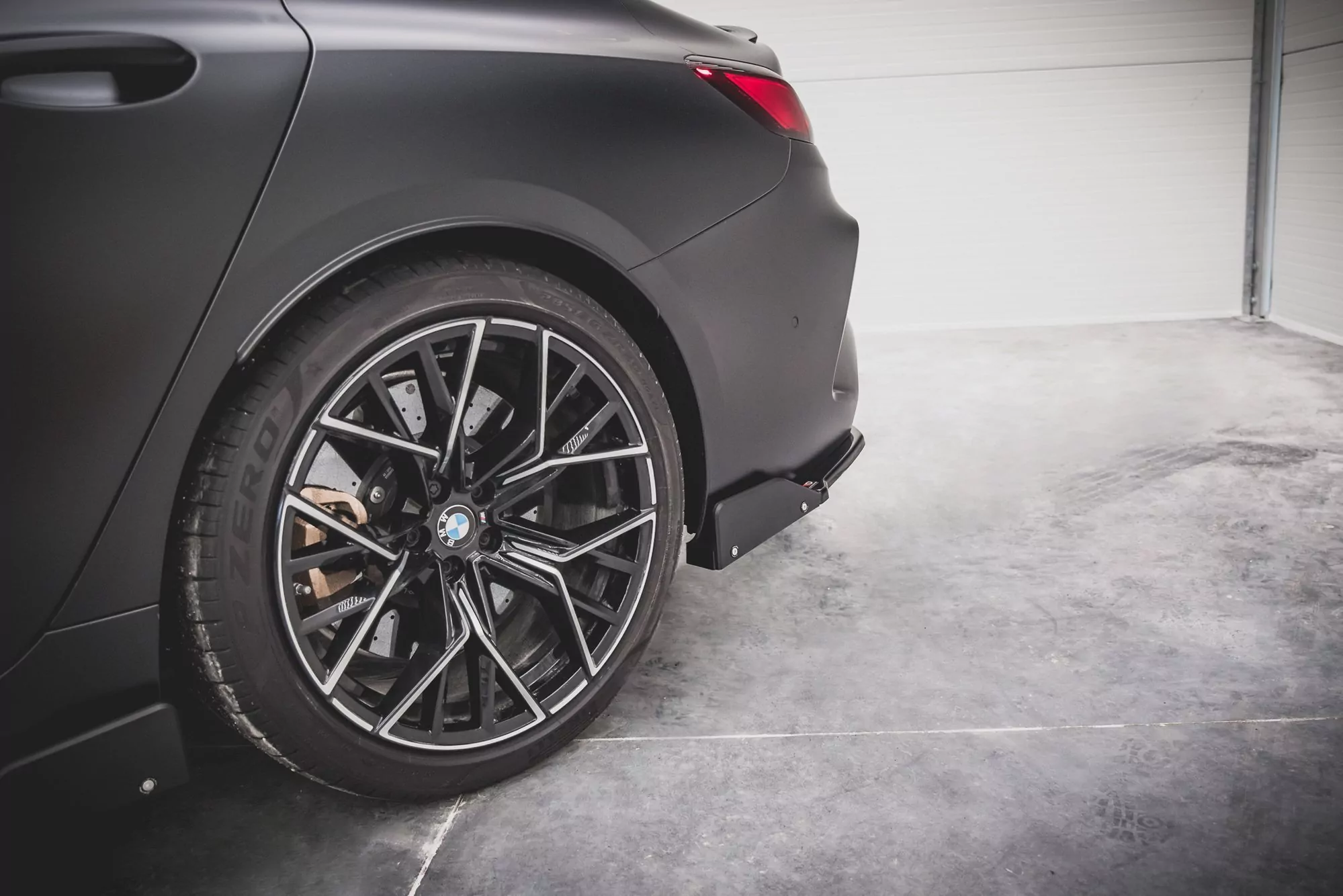 Heck Ansatz Flaps Diffusor +Flaps Für V.1 BMW M8 Gran Coupe F93