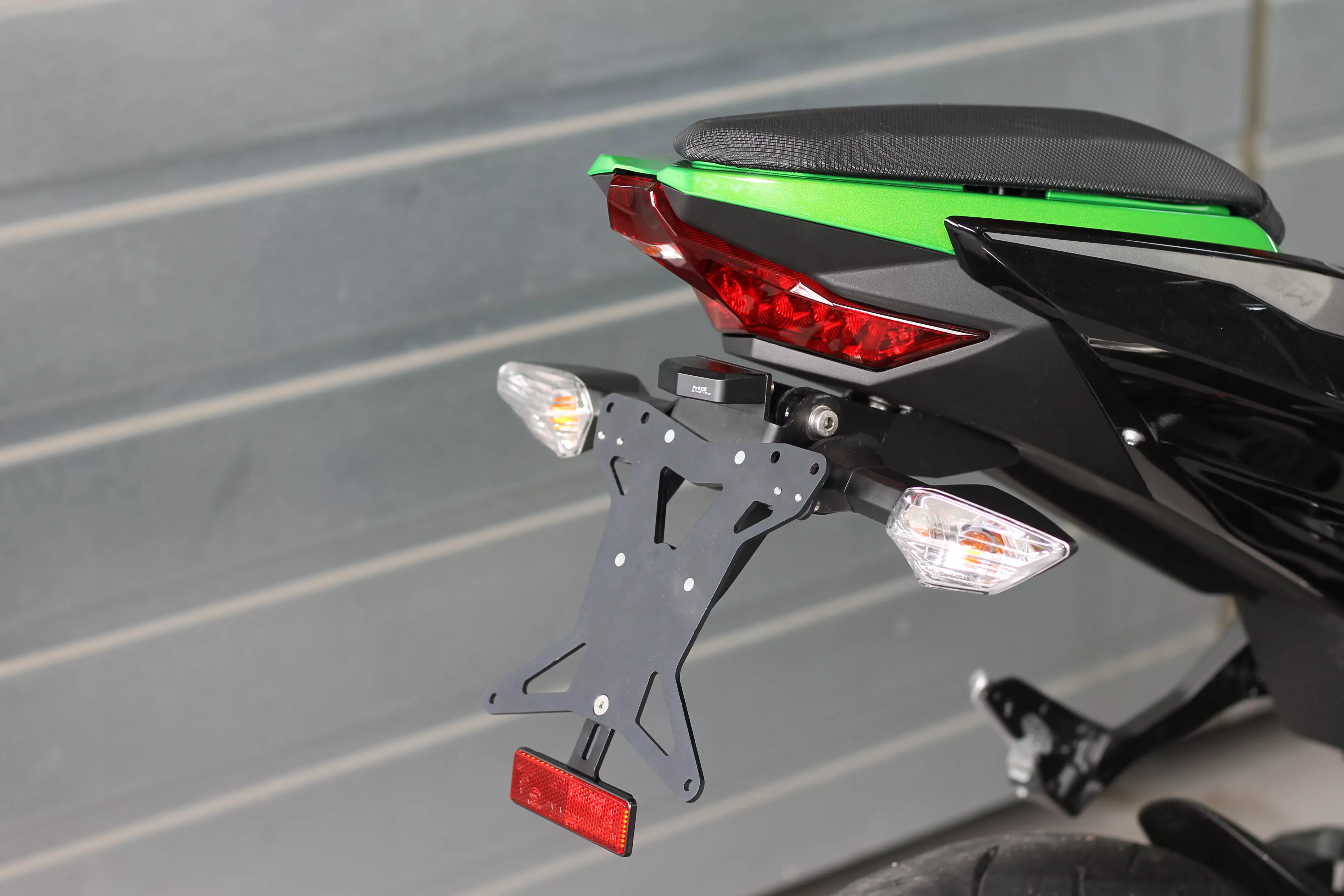 MG Biketec Kennzeichenhalter für Kawasaki Z 400 ab 2018