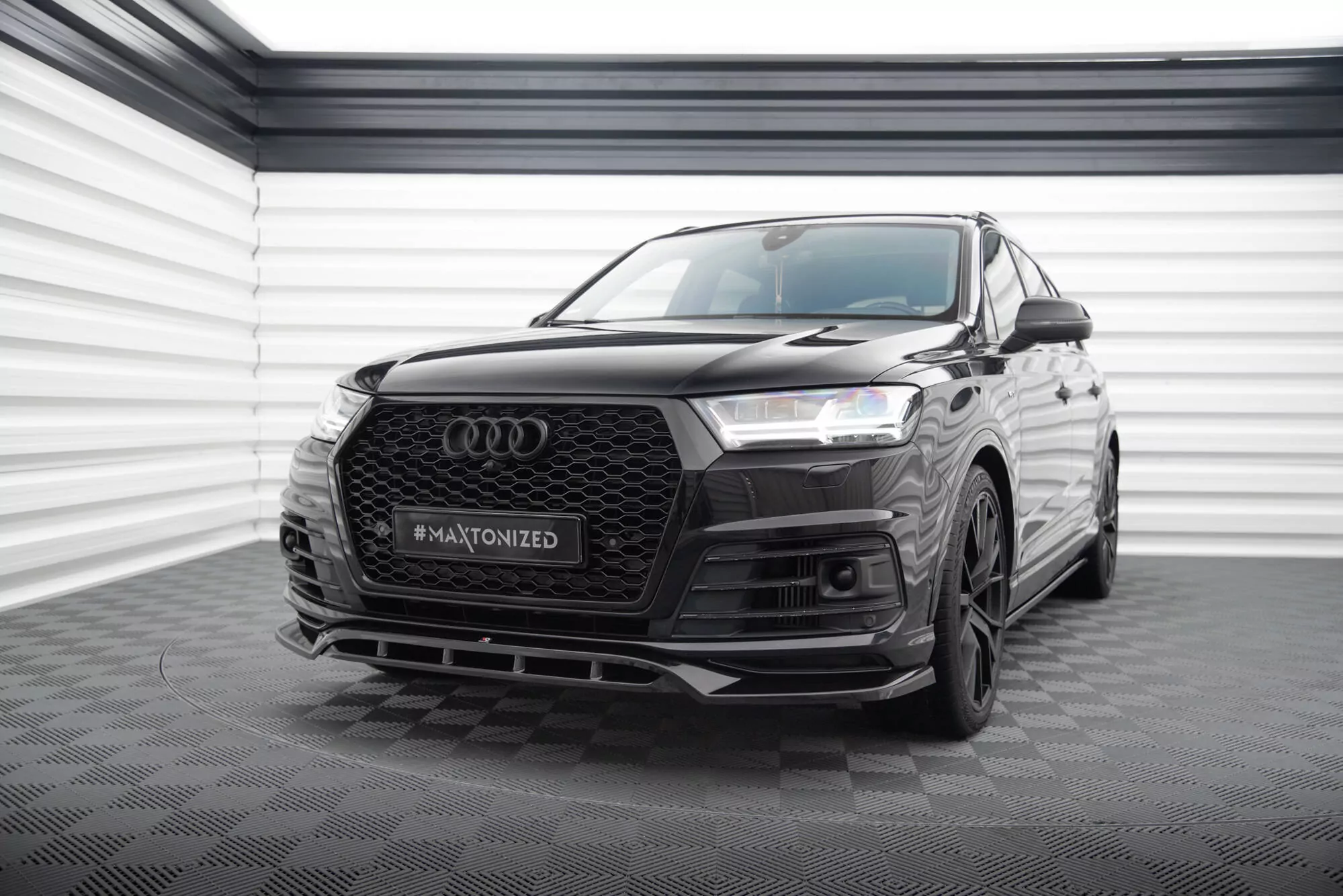 Front Ansatz V.2 Für Audi SQ7 / Q7 S-Line Mk2 Schwarz Hochglanz