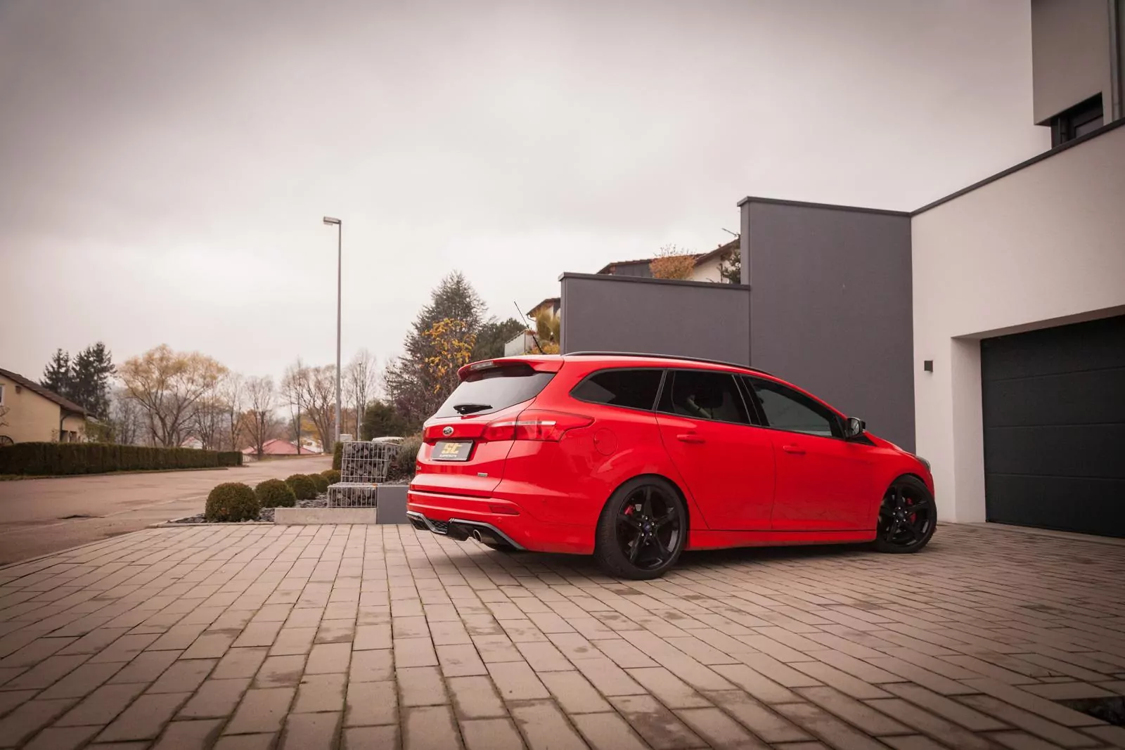 ST Gewindefahrwerk ST X  (mit fester Kennung) FORD FOCUS III Turnier (DYB) 07/2010-